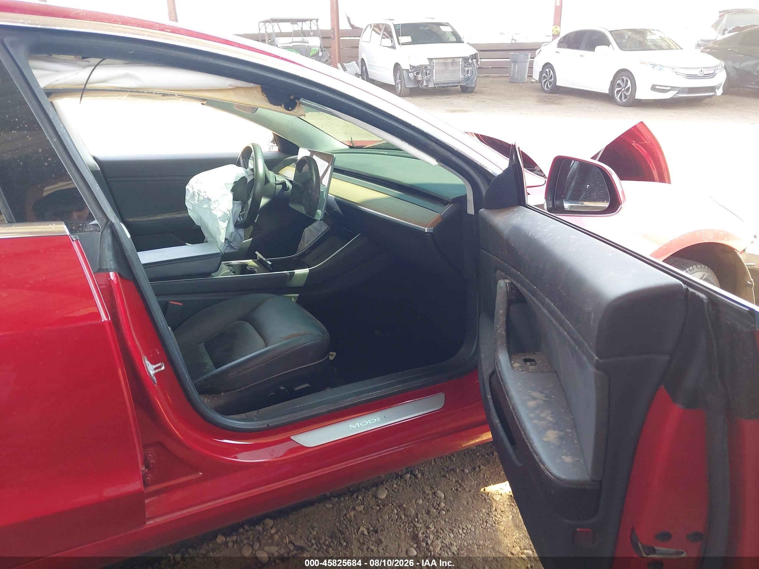 2019 Tesla Model 3 VIN 5YJ3E1EAXKF402182 IAAI salvage auction — Unknown, Salvage (Arizona), sold $2,250 on 2026-09-25 (photo 5)