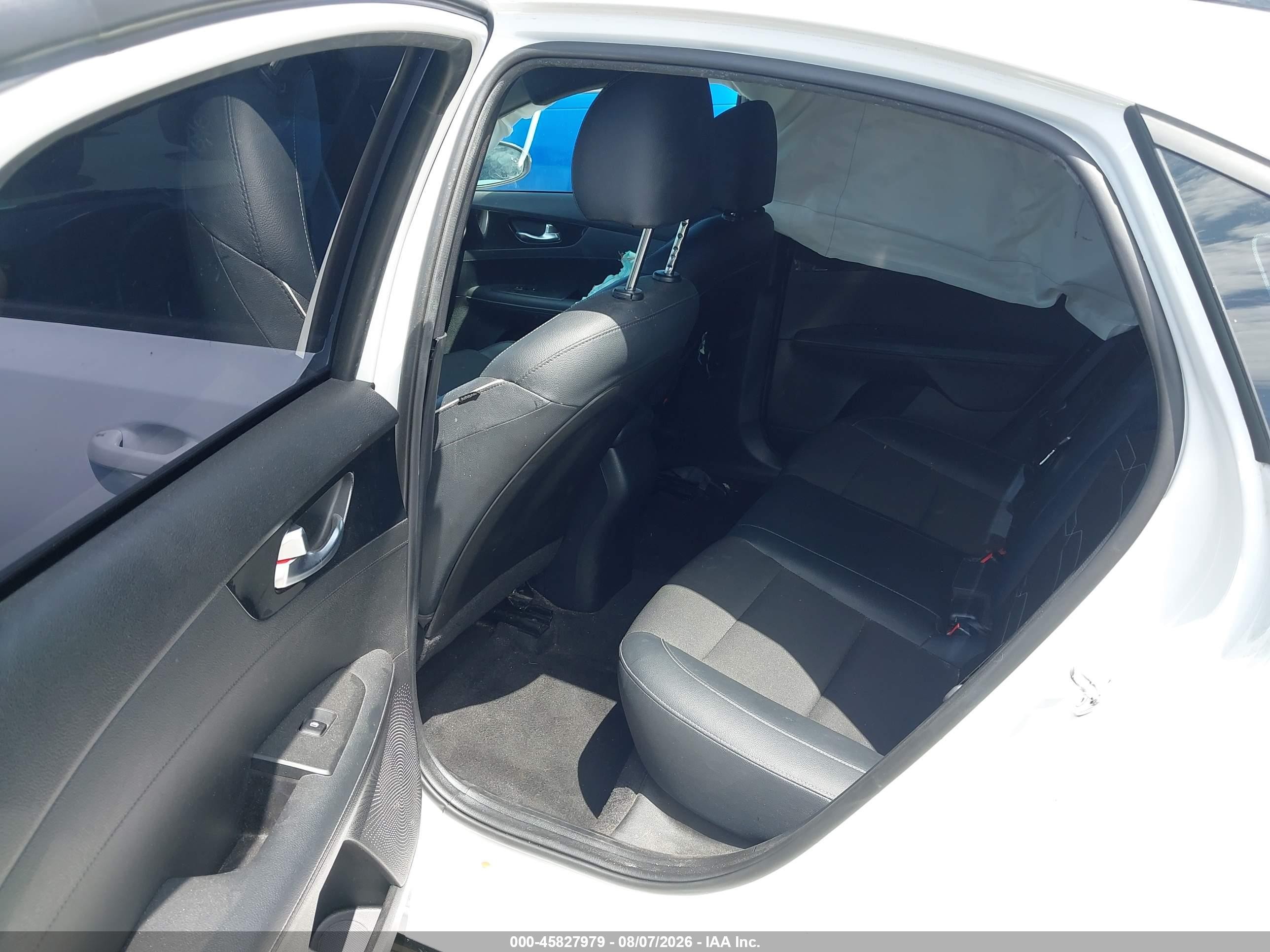 2023 Kia Forte VIN 3KPF54AD6PE615402 IAAI salvage auction — Side, Salvage (California), sold $4,050 on 2026-09-04 (photo 8)