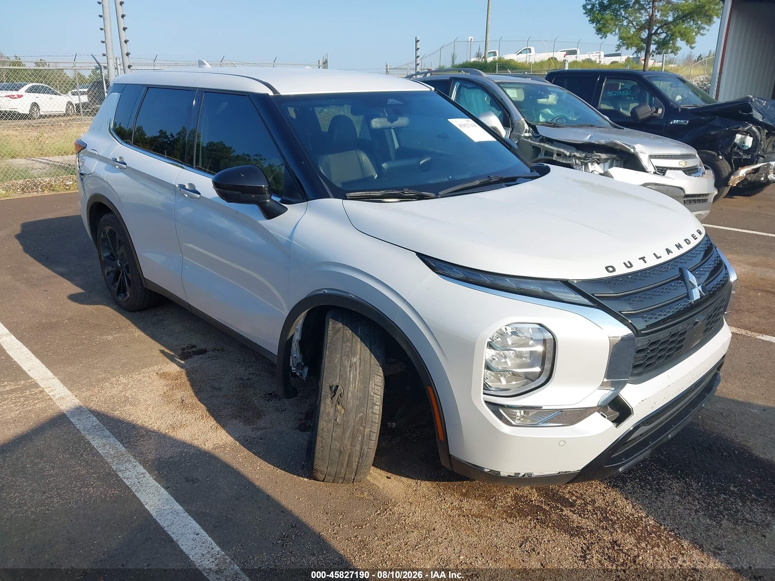 2023 Mitsubishi Outlander VIN JA4J3UA85PZ050139 — IAAI salvage auction photo