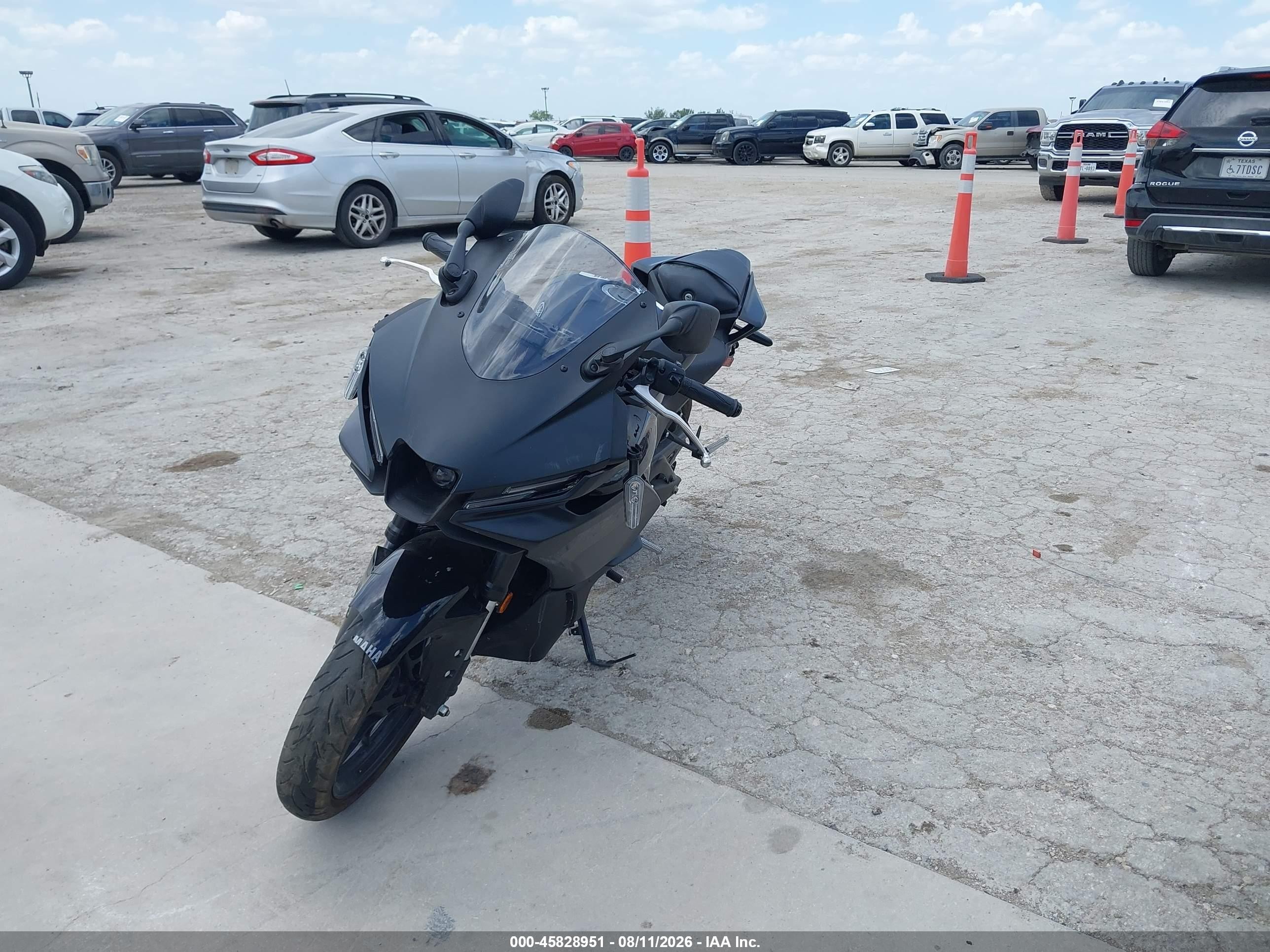 2025 Yamaha VIN MH3RH25E8SK001731 IAAI salvage auction — Front End, Salvage (Texas), sold $1,850 on 2026-09-21 (photo 2)