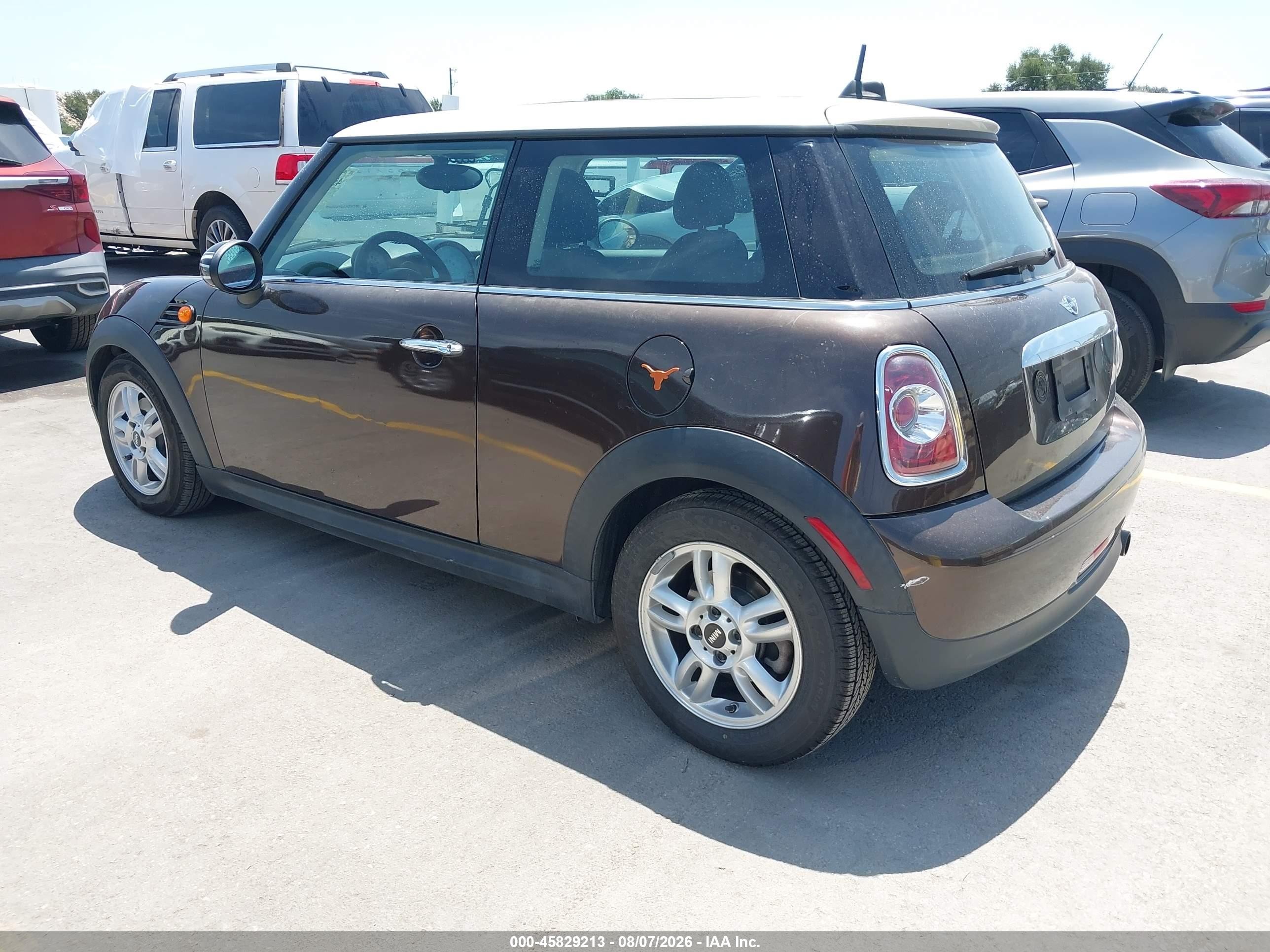 2013 Mini Hardtop VIN WMWSU3C56DT545580 IAAI salvage auction — Unknown, Salvage (Texas), sold $800 on 2026-09-23 (photo 3)