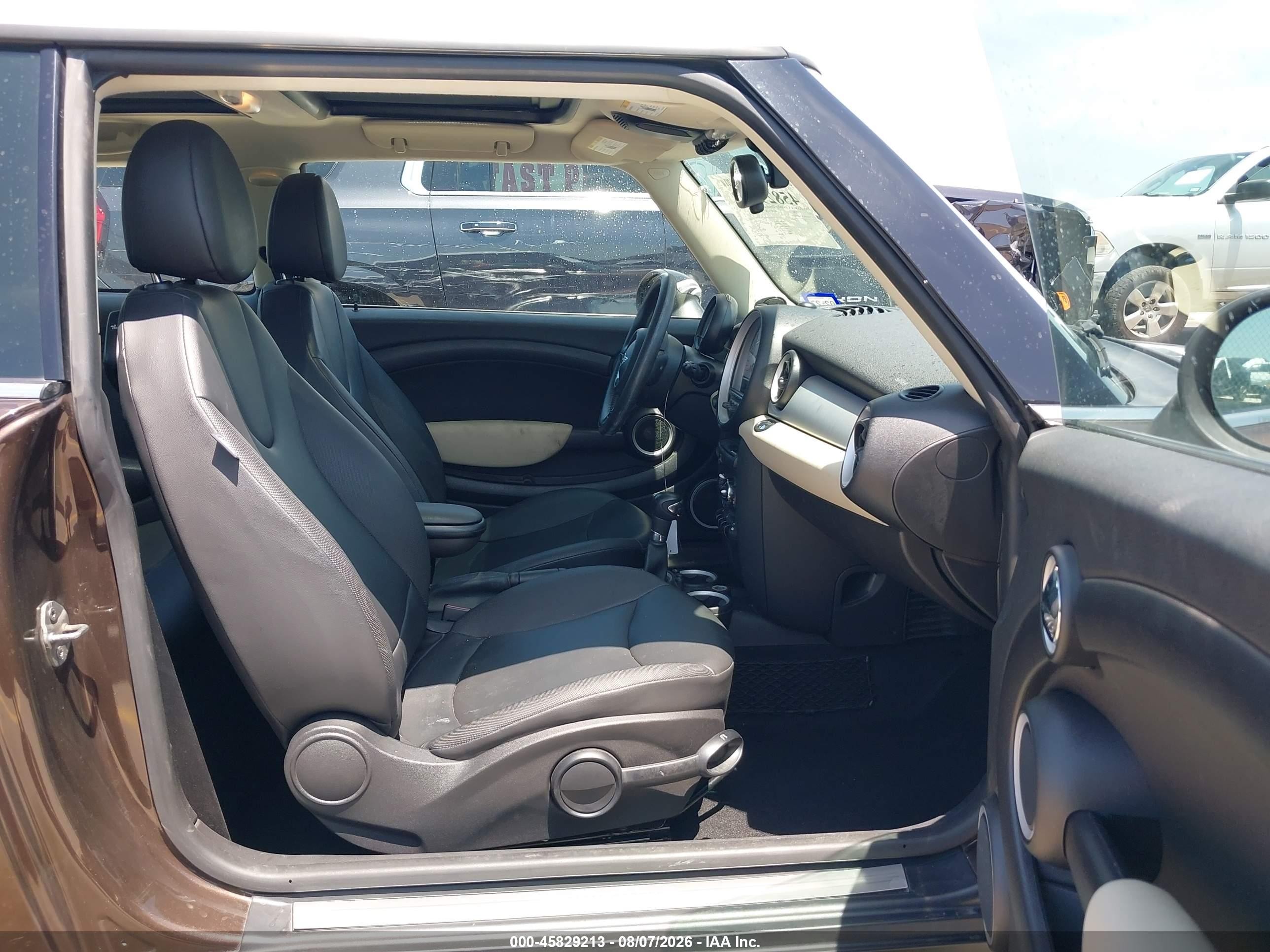 2013 Mini Hardtop VIN WMWSU3C56DT545580 IAAI salvage auction — Unknown, Salvage (Texas), sold $800 on 2026-09-23 (photo 5)