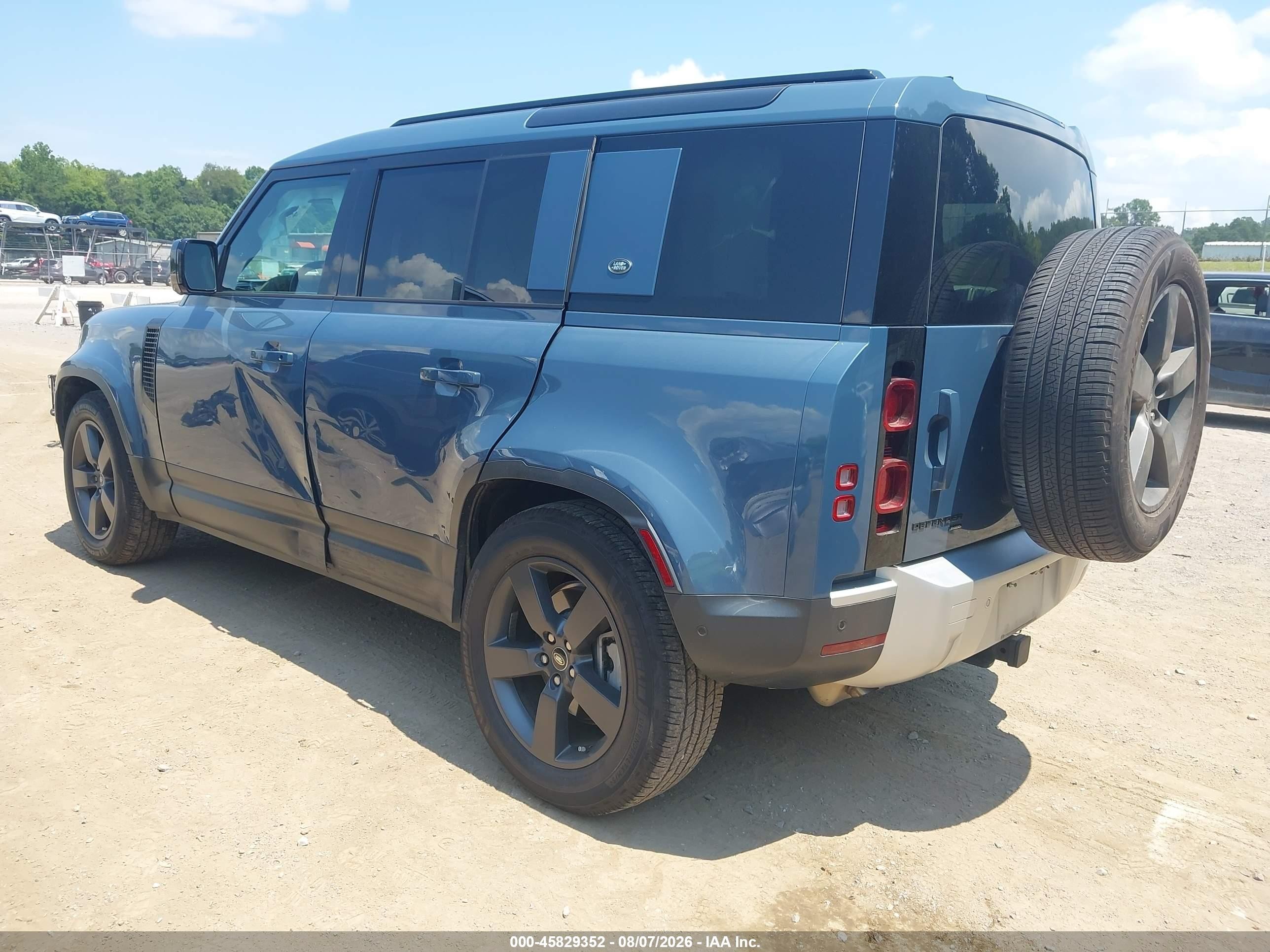 2023 Land Rover Defender VIN SALEPEEU6P2191781 IAAI salvage auction — Side, Salvage (Tennessee), sold $29,750 on 2026-08-20 (photo 3)