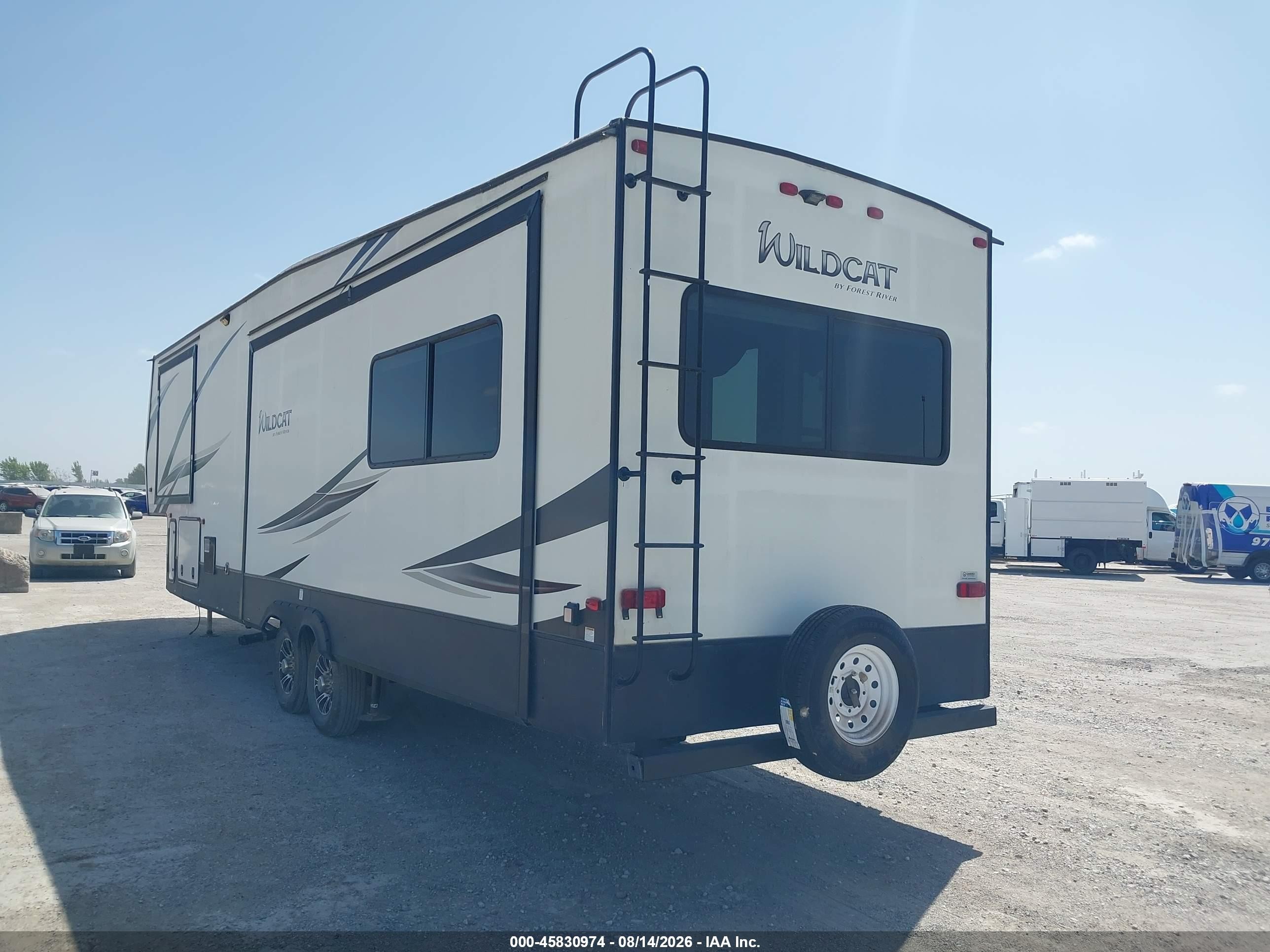 2020 Forest River Wildcat VIN 5ZT3WCZBXLG003273 IAAI salvage auction — Side, Salvage (Texas), sold $8,100 on 2026-09-18 (photo 3)