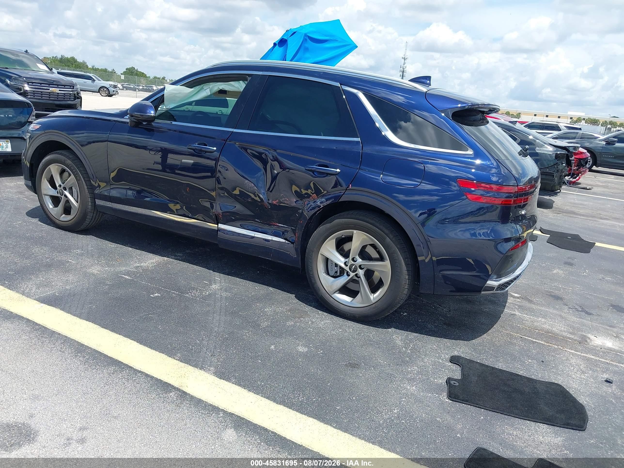 2026 Genesis GV70 VIN 5NMMADTB2TH067268 IAAI salvage auction — Side, Rebuildable (Florida), sold $18,600 on 2026-09-23 (photo 3)
