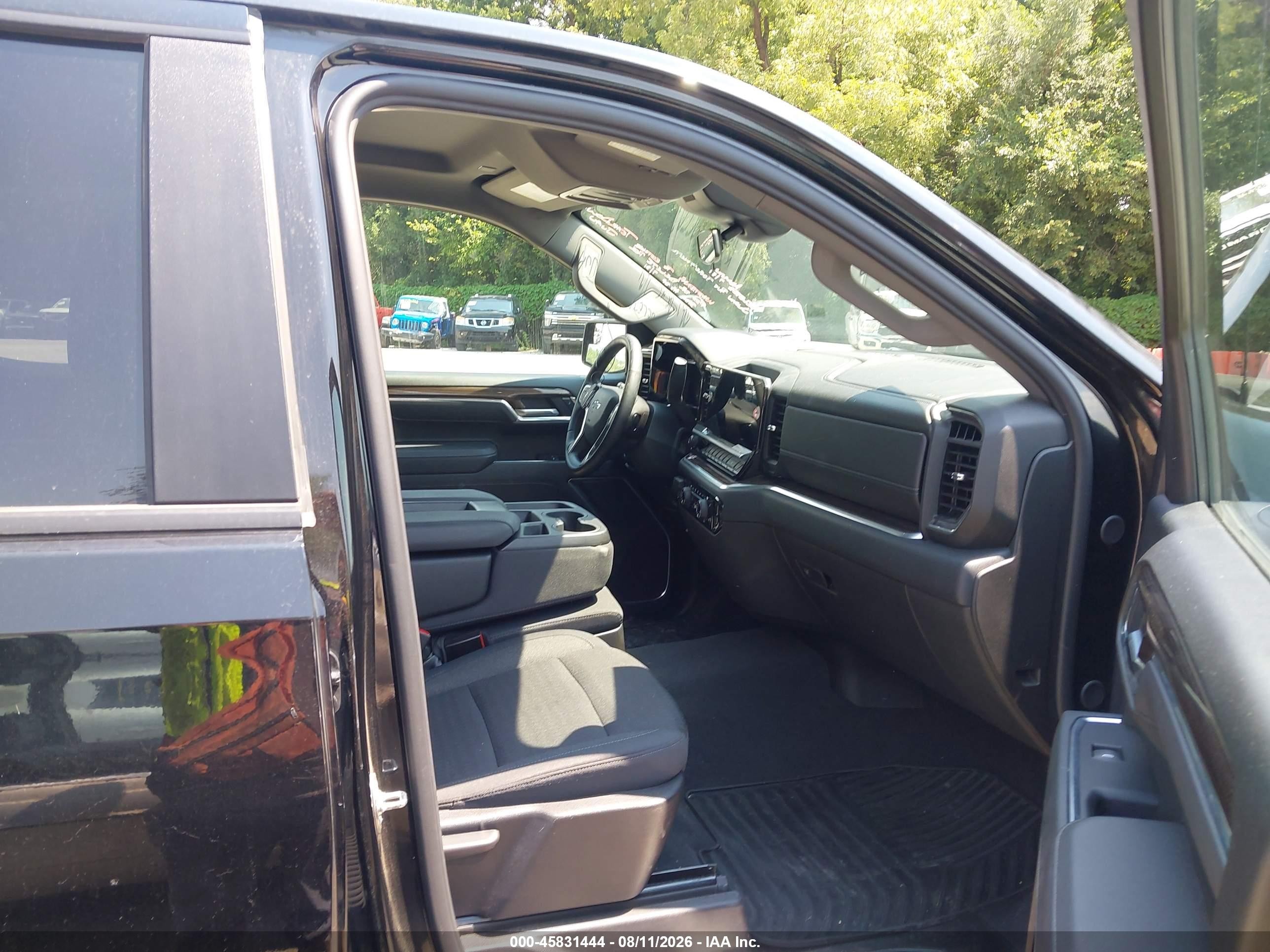 2026 Chevrolet Silverado 1500 VIN 1GCUKEED7TZ178296 IAAI salvage auction — Front End, Enterprise Vehicles Clear Only (Kansas), sold $34,500 on 2026-08-12 (photo 5)