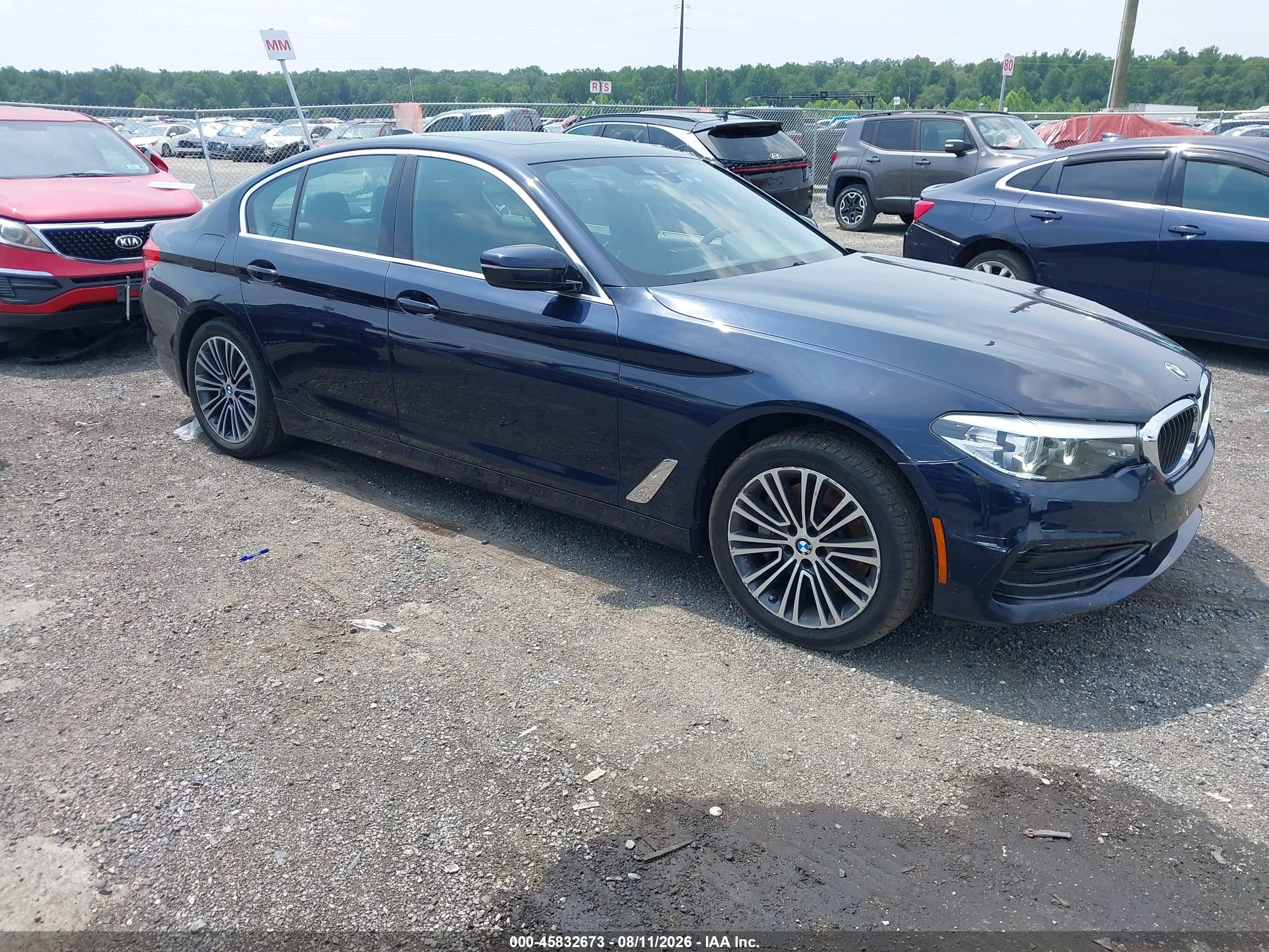 2020 BMW 5 Series VIN WBAJR7C08LWW78007 — IAAI salvage auction photo