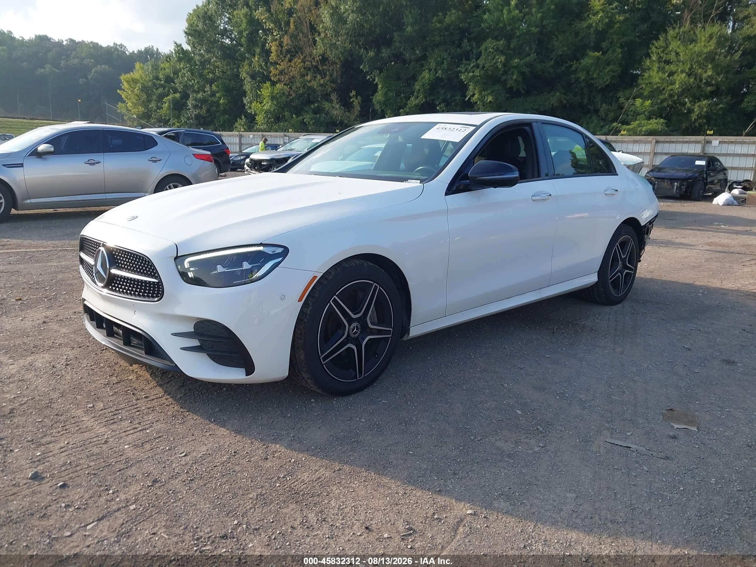 2021 Mercedes-Benz E-Class VIN W1KZF8EB1MA930607 IAAI salvage auction — Rear End, Clear (Tennessee), sold $18,300 on 2026-09-02 (photo 2)