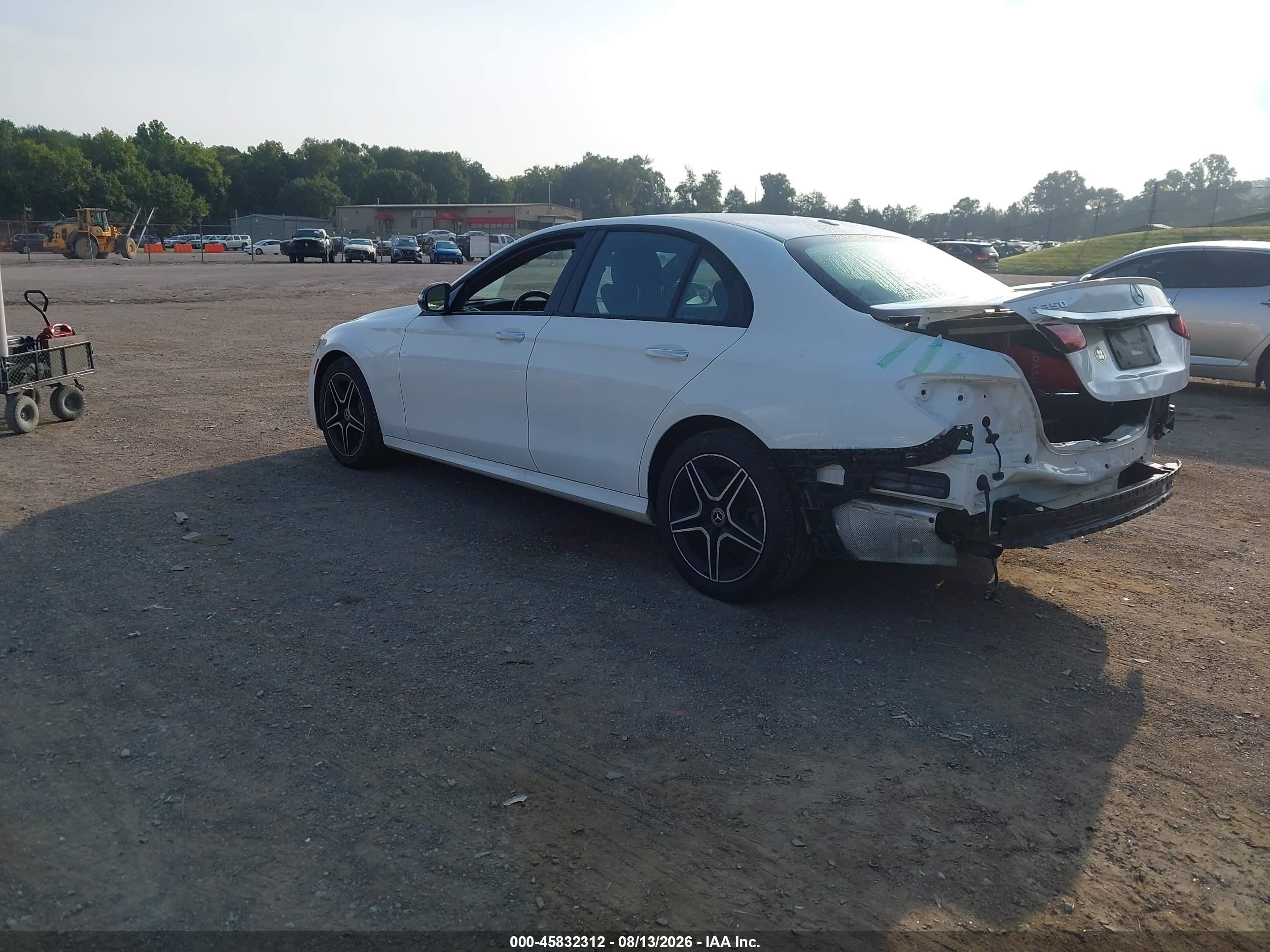 2021 Mercedes-Benz E-Class VIN W1KZF8EB1MA930607 IAAI salvage auction — Rear End, Clear (Tennessee), sold $18,300 on 2026-09-02 (photo 3)