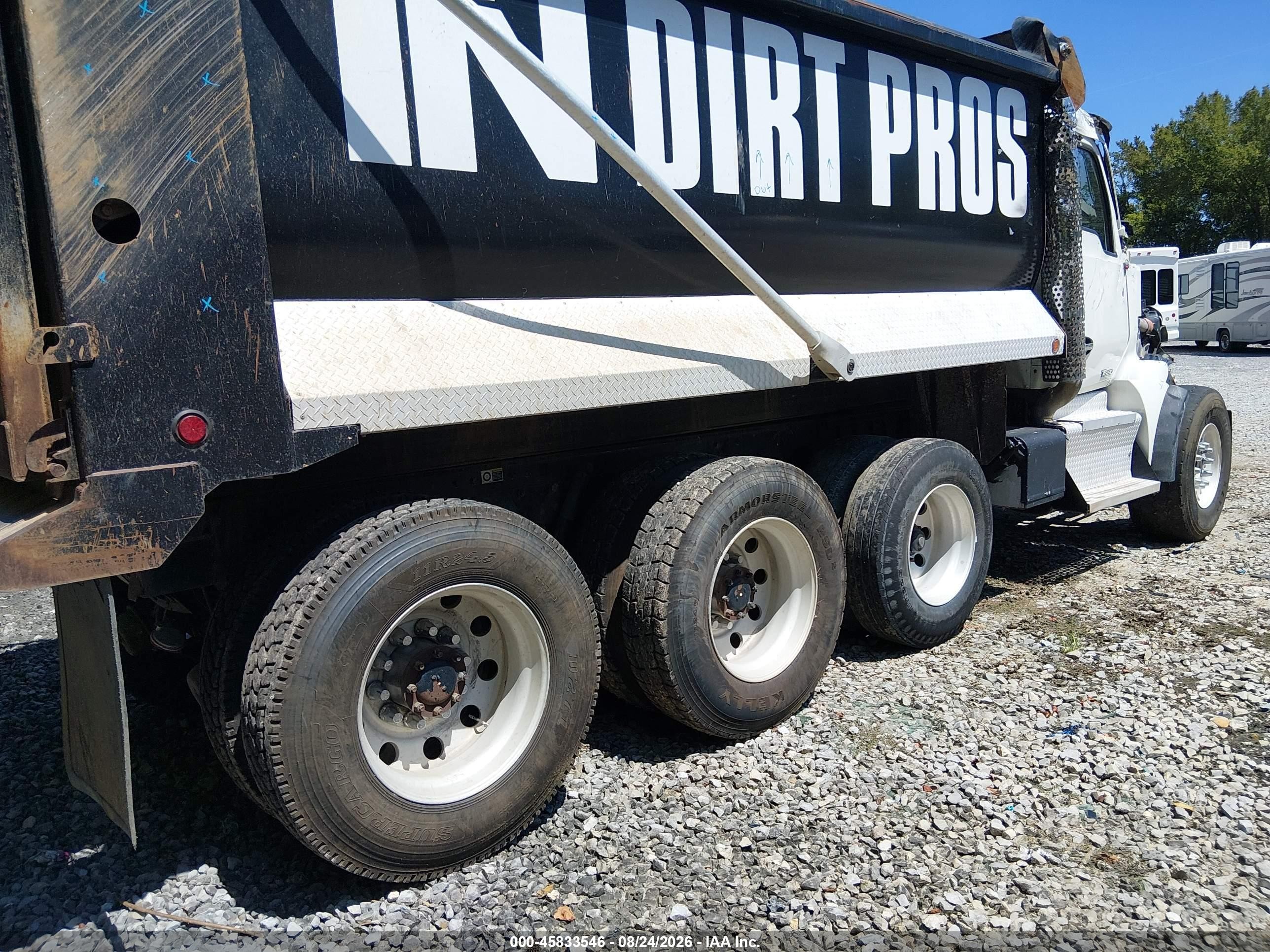 2016 Kenworth Construction VIN 1NKZX4TX8GJ105620 IAAI salvage auction — Front End, Clear (Tennessee), sold $24,000 on 2026-10-14 (photo 4)