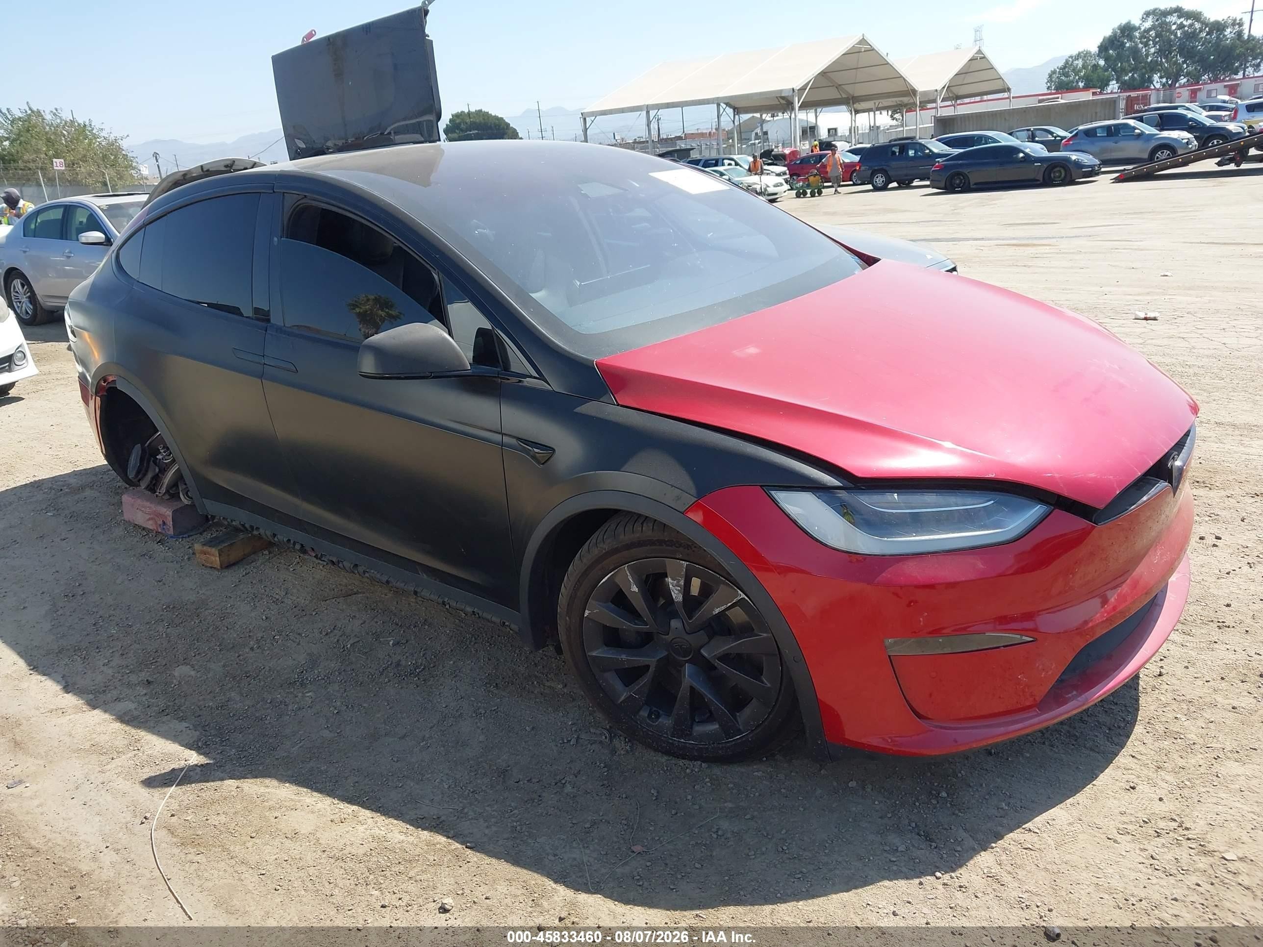 2022 Tesla Model X VIN 7SAXCBE69NF332786 — IAAI salvage auction photo