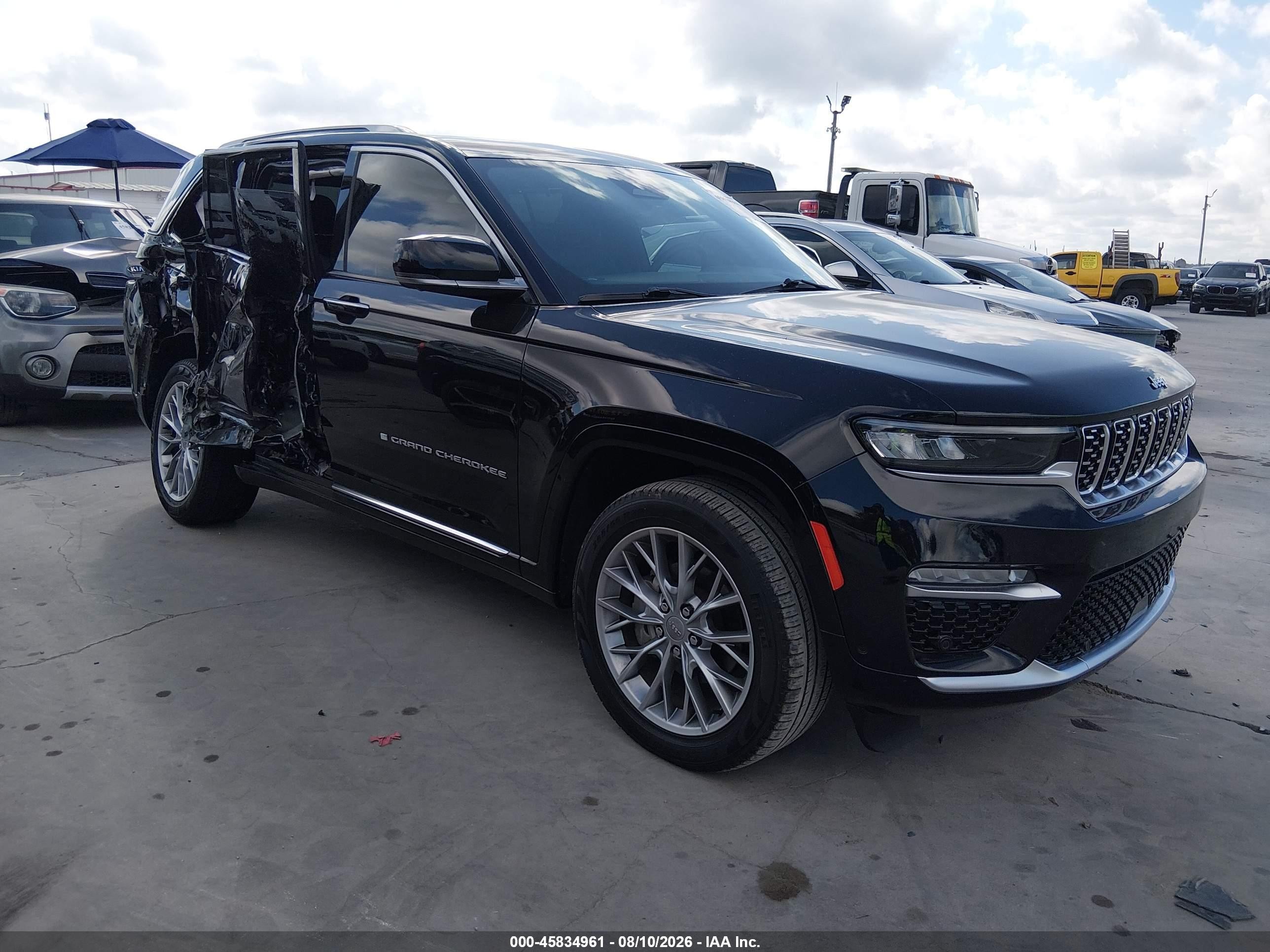 2023 Jeep Grand Cherokee VIN 1C4RJHEG7P8718827 — IAAI salvage auction photo