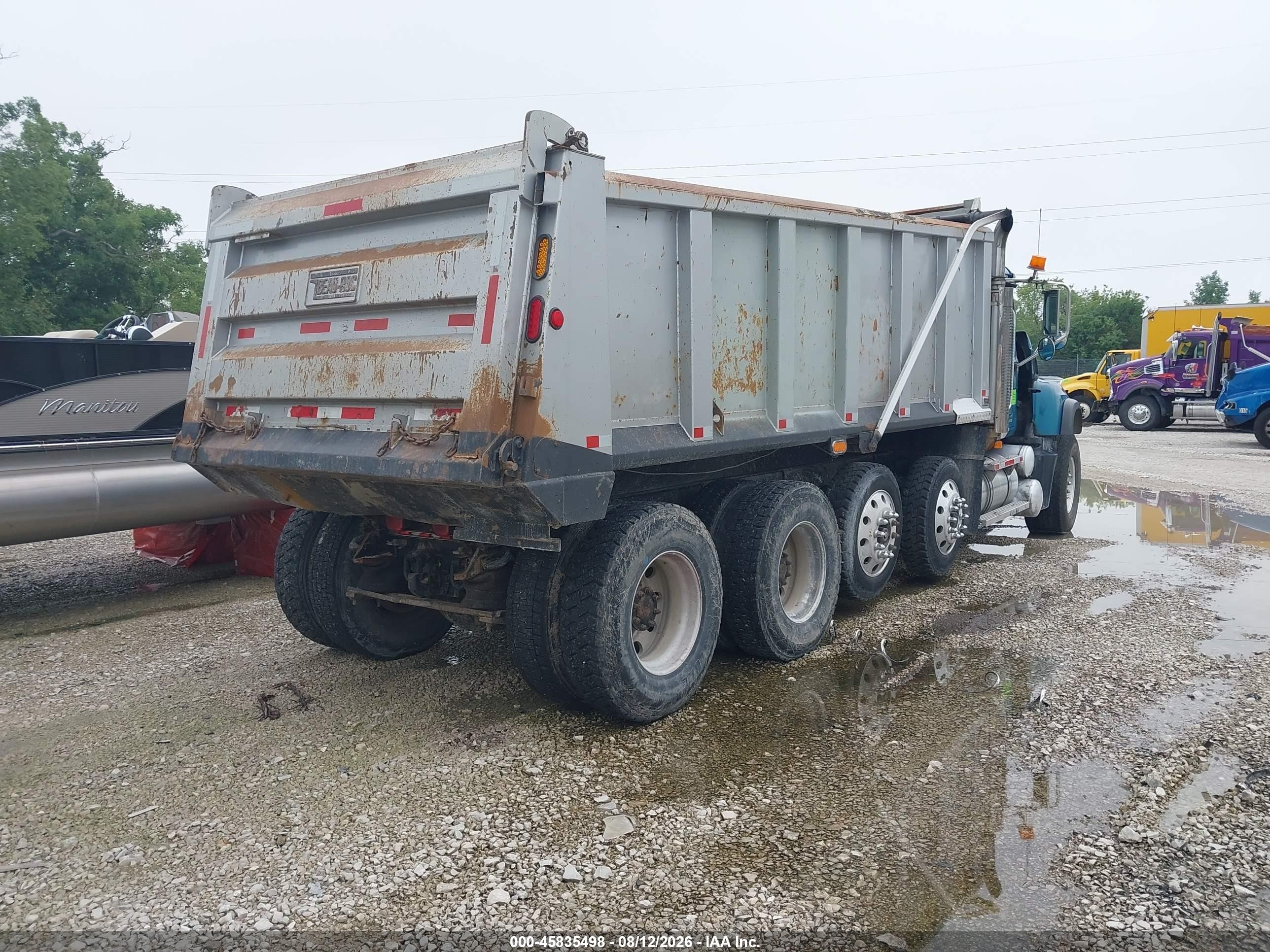 2005 Mack 700 cv700 VIN 1M2AG10C35M015796 IAAI salvage auction — Front End, Salvage (Wisconsin), sold $8,600 on 2026-09-02 (photo 4)