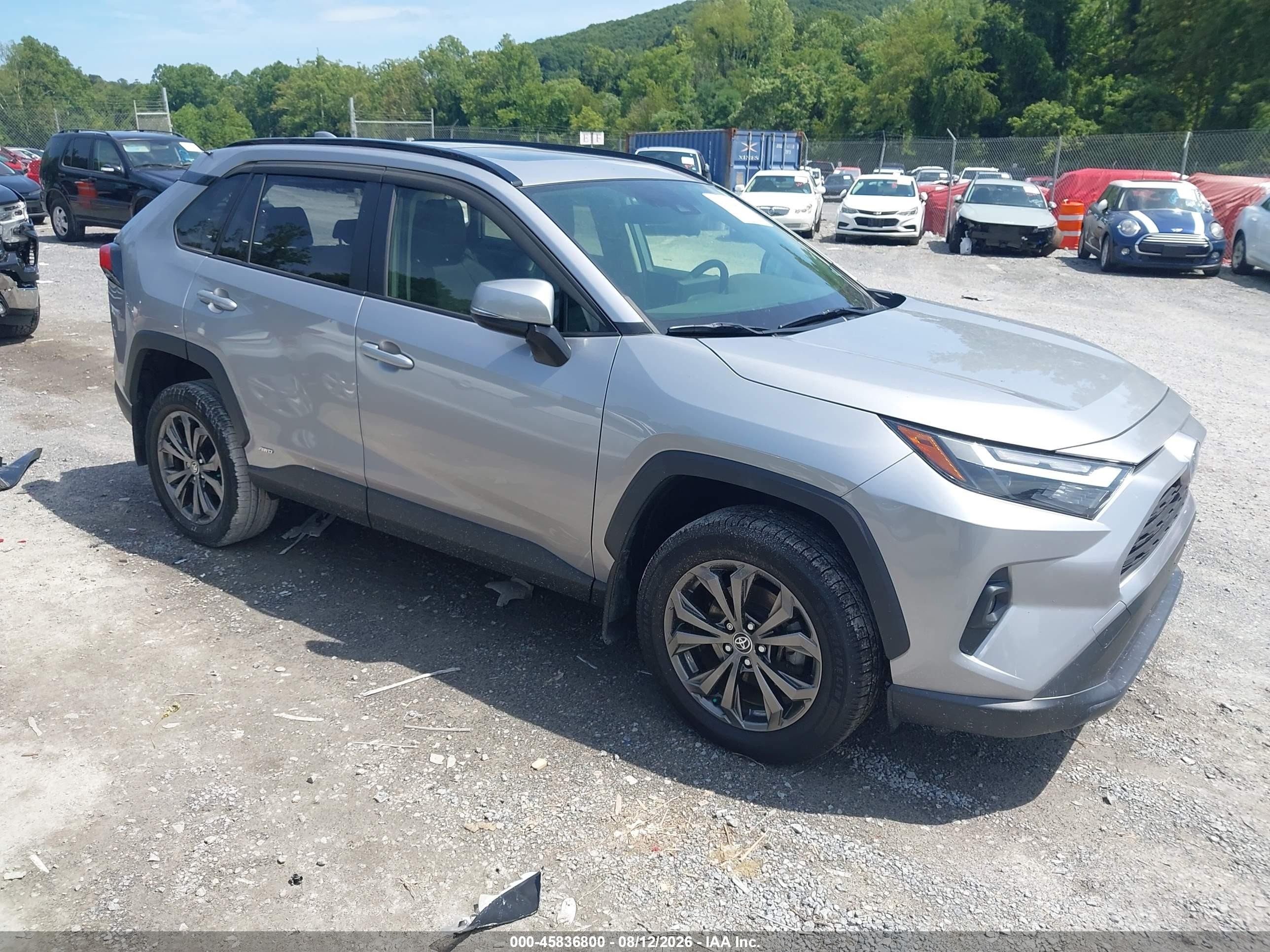 2022 Toyota RAV4 Hybrid VIN JTMB6RFV4ND535637 — IAAI salvage auction photo
