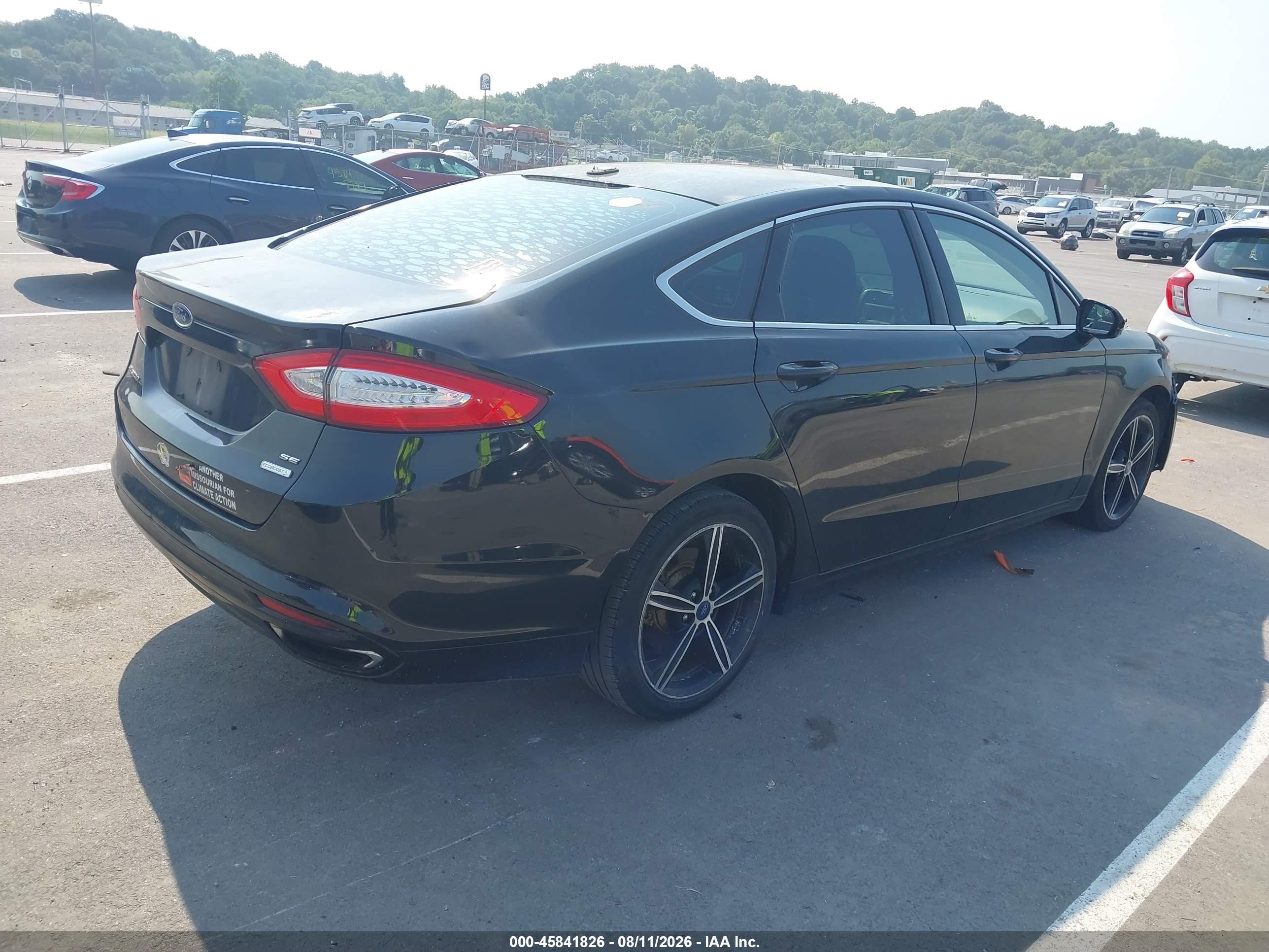 2014 Ford Fusion VIN 3FA6P0H9XER268561 IAAI salvage auction — Side, Clear (Missouri), sold $800 on 2026-10-07 (photo 4)