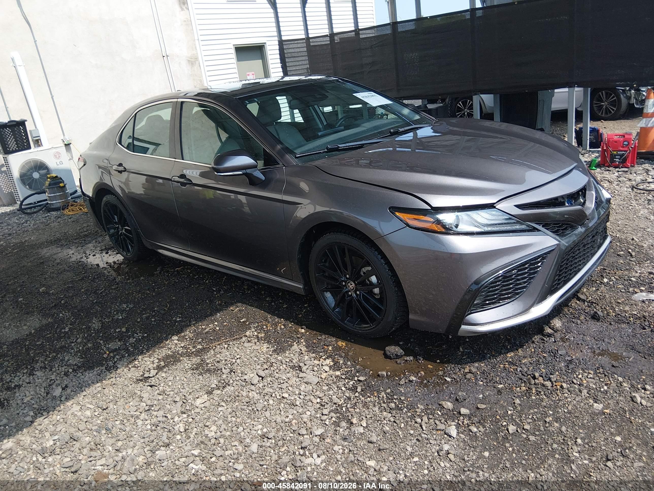 2024 Toyota Camry Hybrid VIN 4T1K31AK0RU071660 — IAAI salvage auction photo