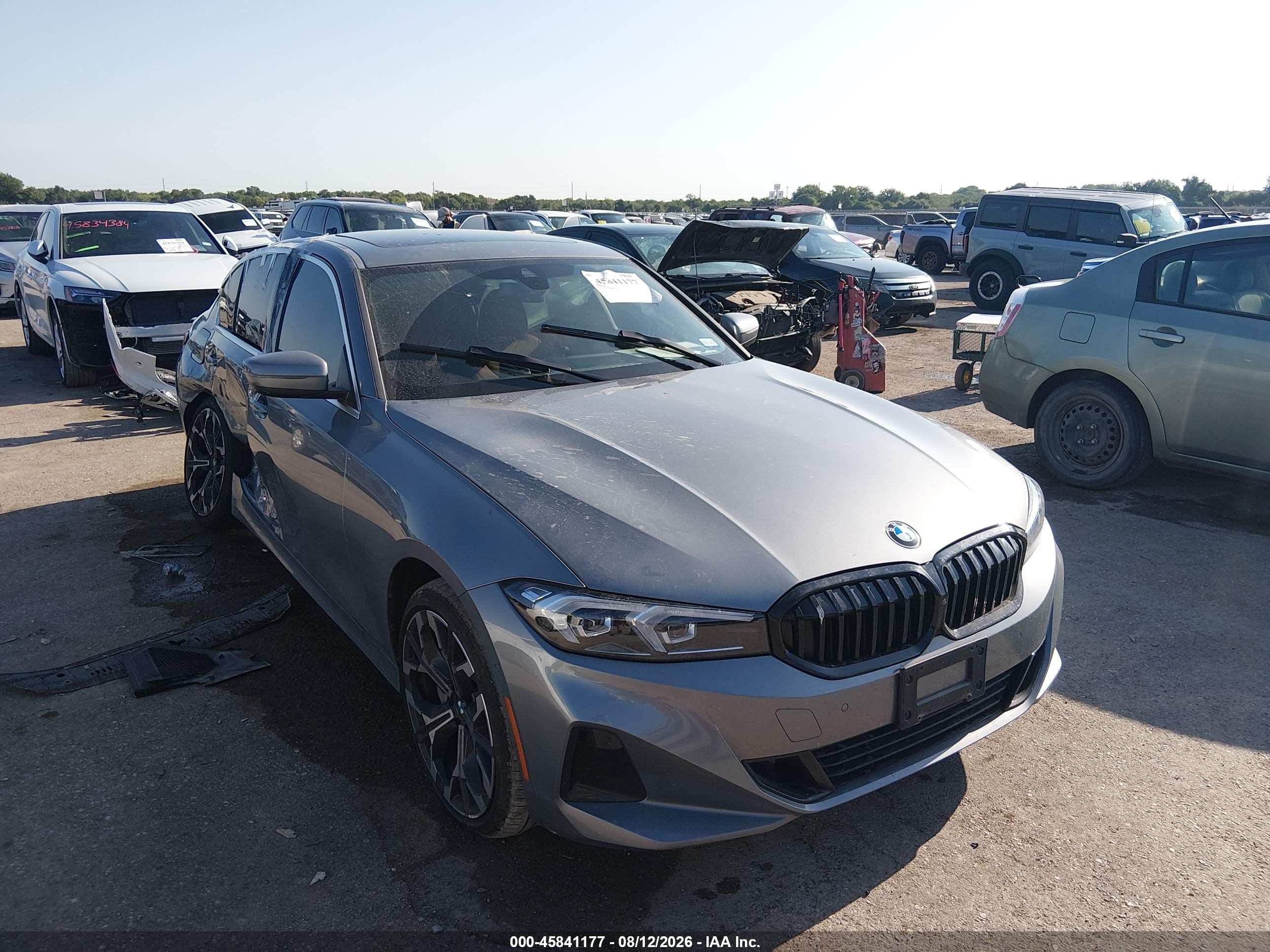 2025 BMW 3 Series VIN 3MW69CW06S8F74181 — IAAI salvage auction photo