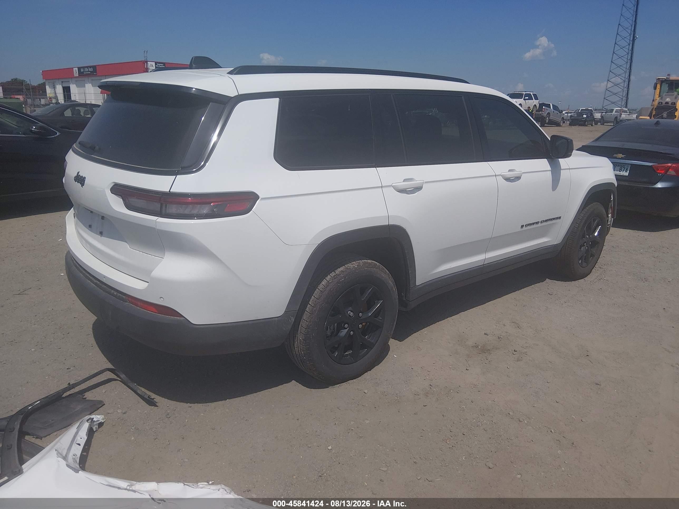2025 Jeep Grand Cherokee L VIN 1C4RJKAG2S8669726 IAAI salvage auction — Unknown, Clear (Arkansas), sold $13,400 on 2026-09-10 (photo 4)