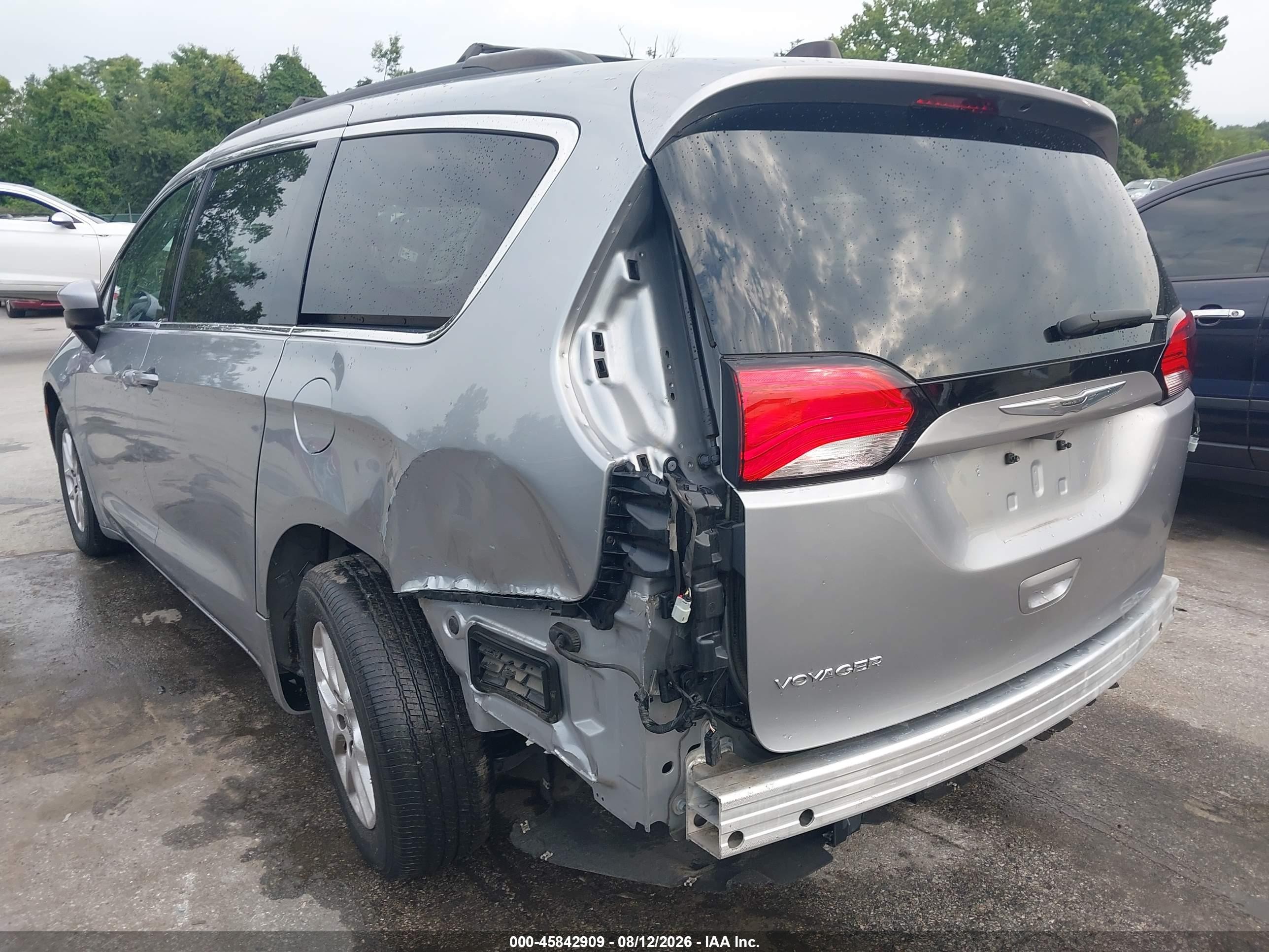 2021 Chrysler Voyager VIN 2C4RC1DG6MR533669 IAAI salvage auction — Rear End, Salvage - 75% Or Less (Maryland), sold $2,100 on 2026-09-19 (photo 6)