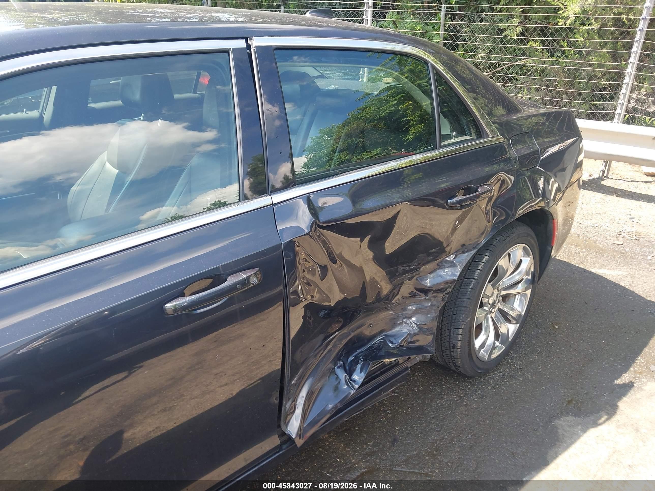 2016 Chrysler 300 VIN 2C3CCAAG1GH313512 IAAI salvage auction — Side, Salvage (North Carolina), sold $5,375 on 2026-10-06 (photo 6)