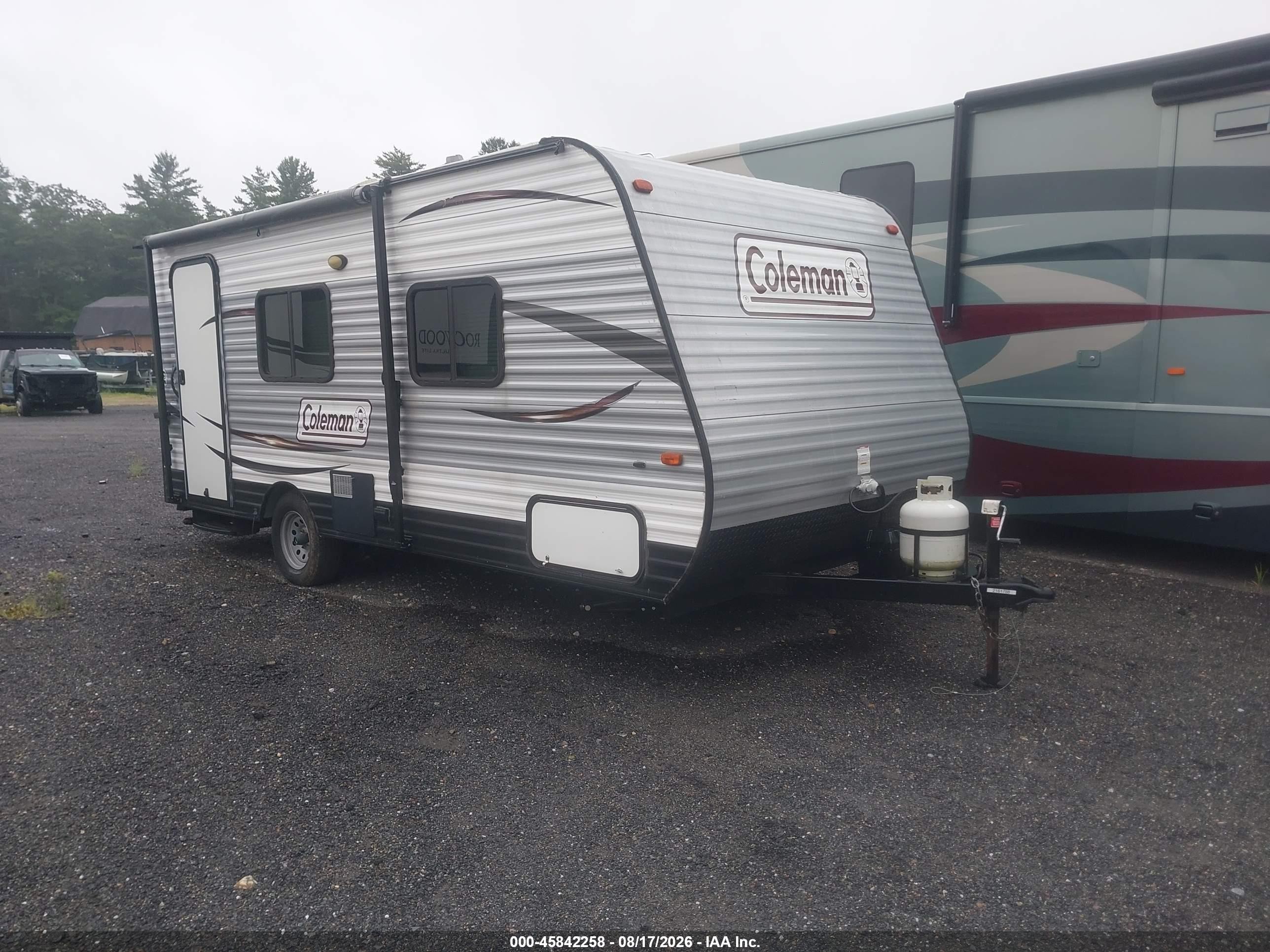 2017 Coleman 16fbs VIN 4YDT16F19HH931653 IAAI salvage auction — Storm Damage, Clear (Massachusetts), sold $1,650 on 2026-09-25 (photo 1)