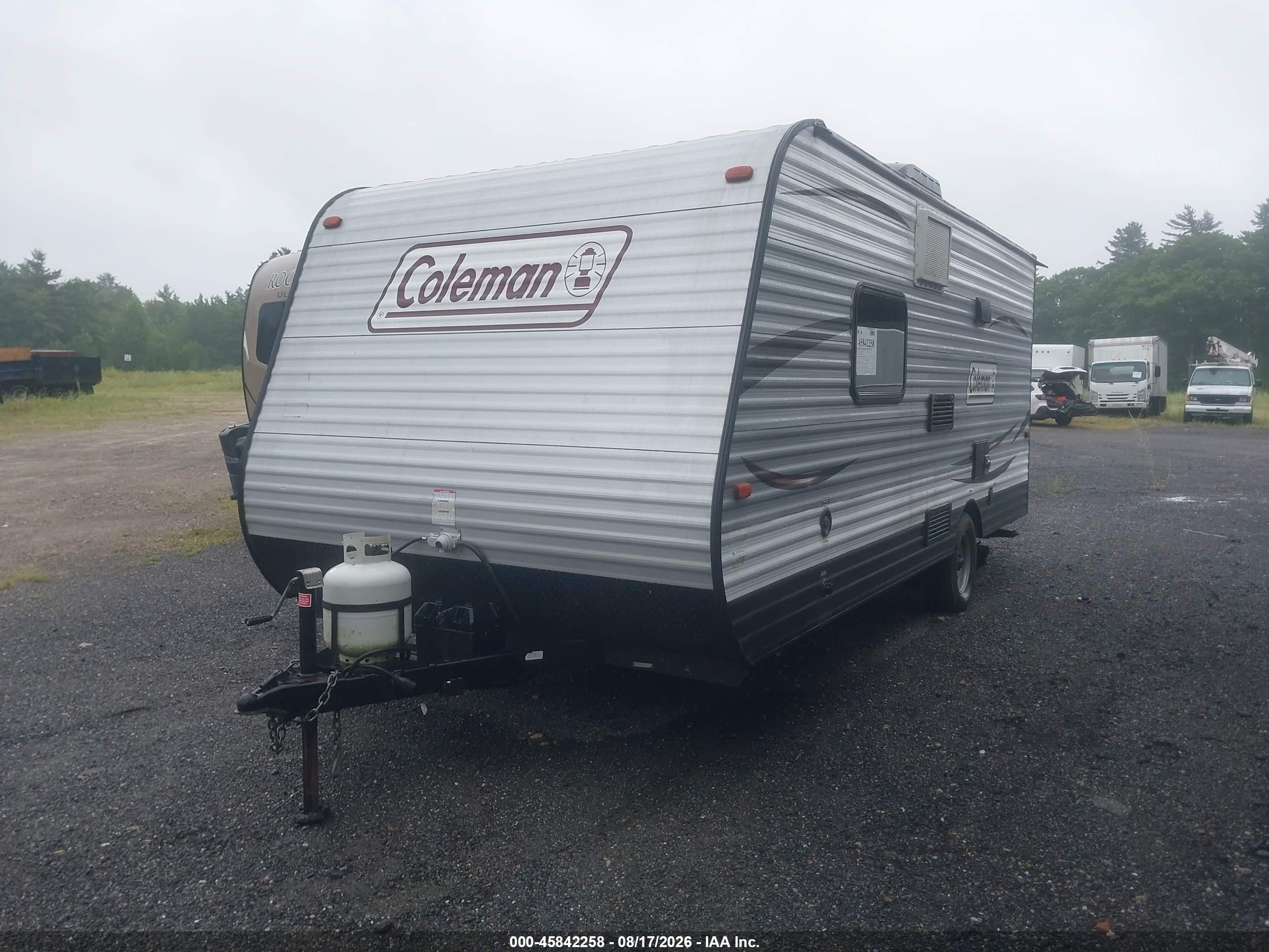2017 Coleman 16fbs VIN 4YDT16F19HH931653 IAAI salvage auction — Storm Damage, Clear (Massachusetts), sold $1,650 on 2026-09-25 (photo 2)
