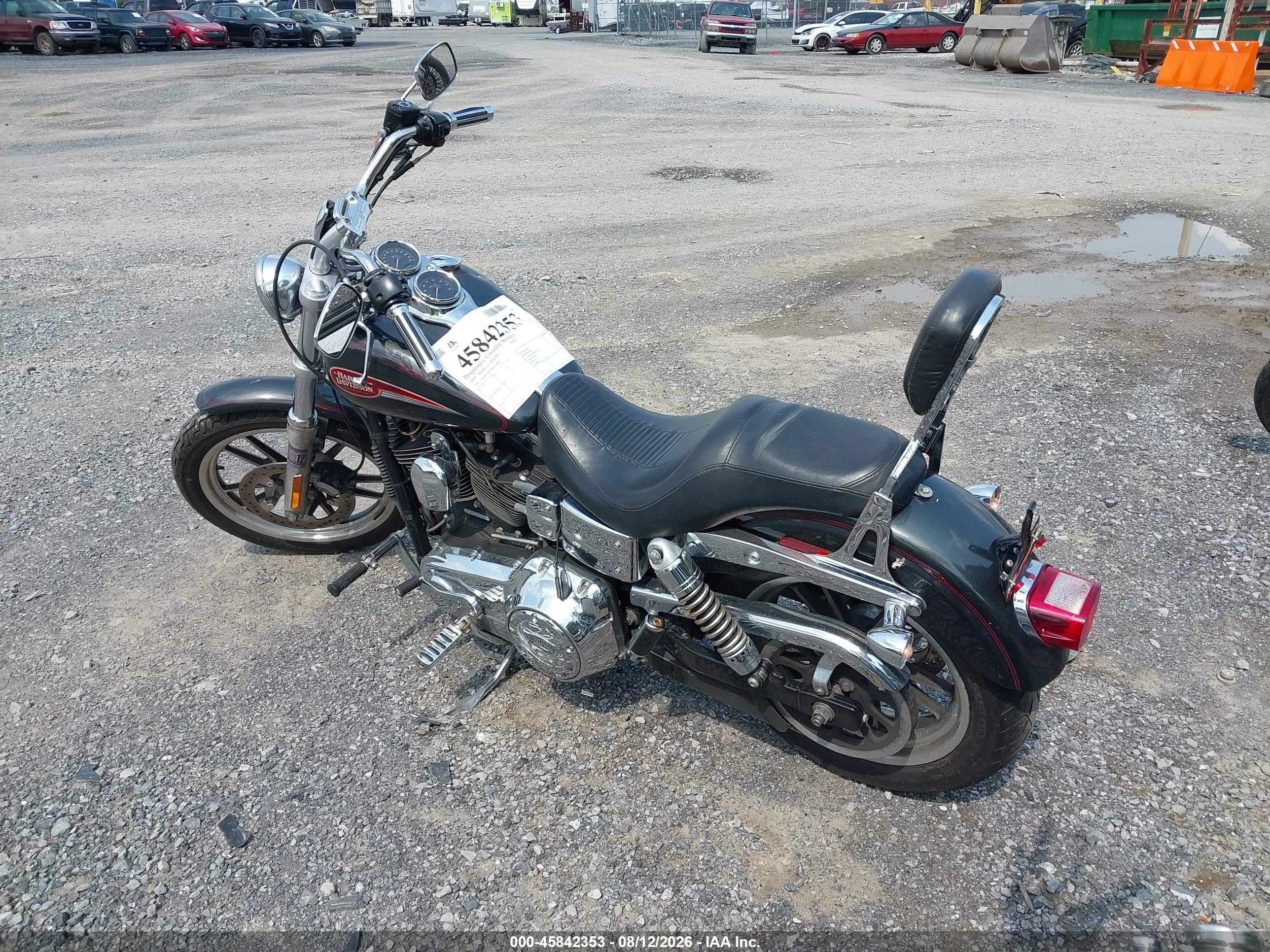 2007 Harley-Davidson FXDL VIN 1HD1GN41X7K305468 IAAI salvage auction — Side, Salvage (Pennsylvania), sold $1,600 on 2026-10-08 (photo 3)