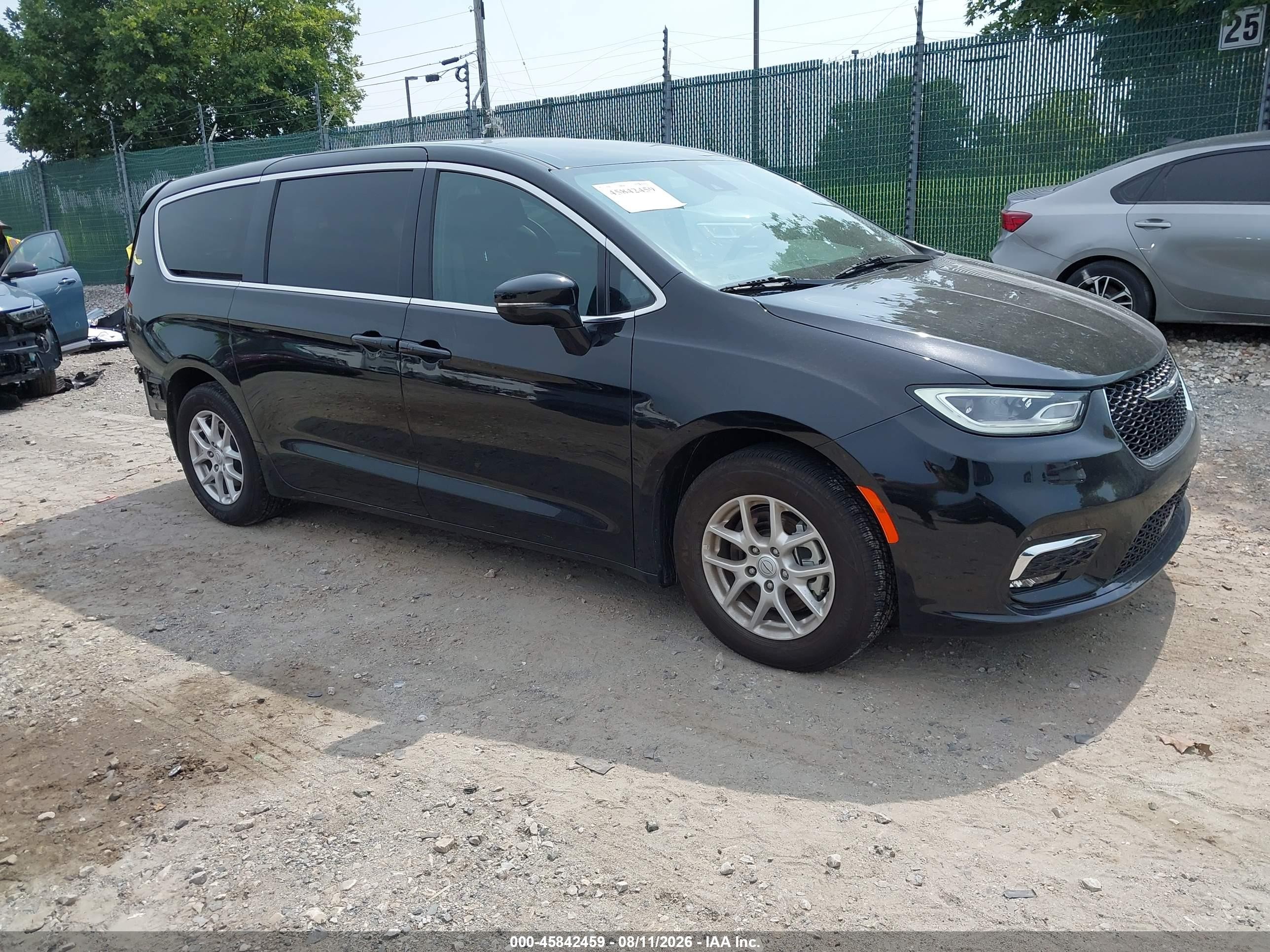 2025 Chrysler Pacifica VIN 2C4RC1BG4SR574625 — IAAI salvage auction photo