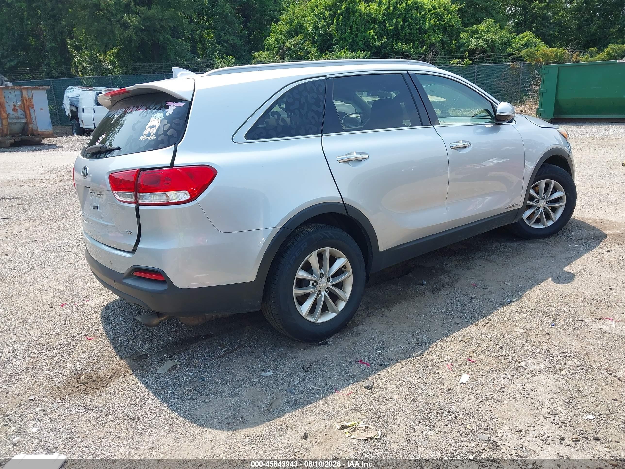 2017 Kia Sorento VIN 5XYPGDA58HG317834 IAAI salvage auction — Side, Salvage - Greater Than 75% (Maryland), sold $1,000 on 2026-09-12 (photo 4)