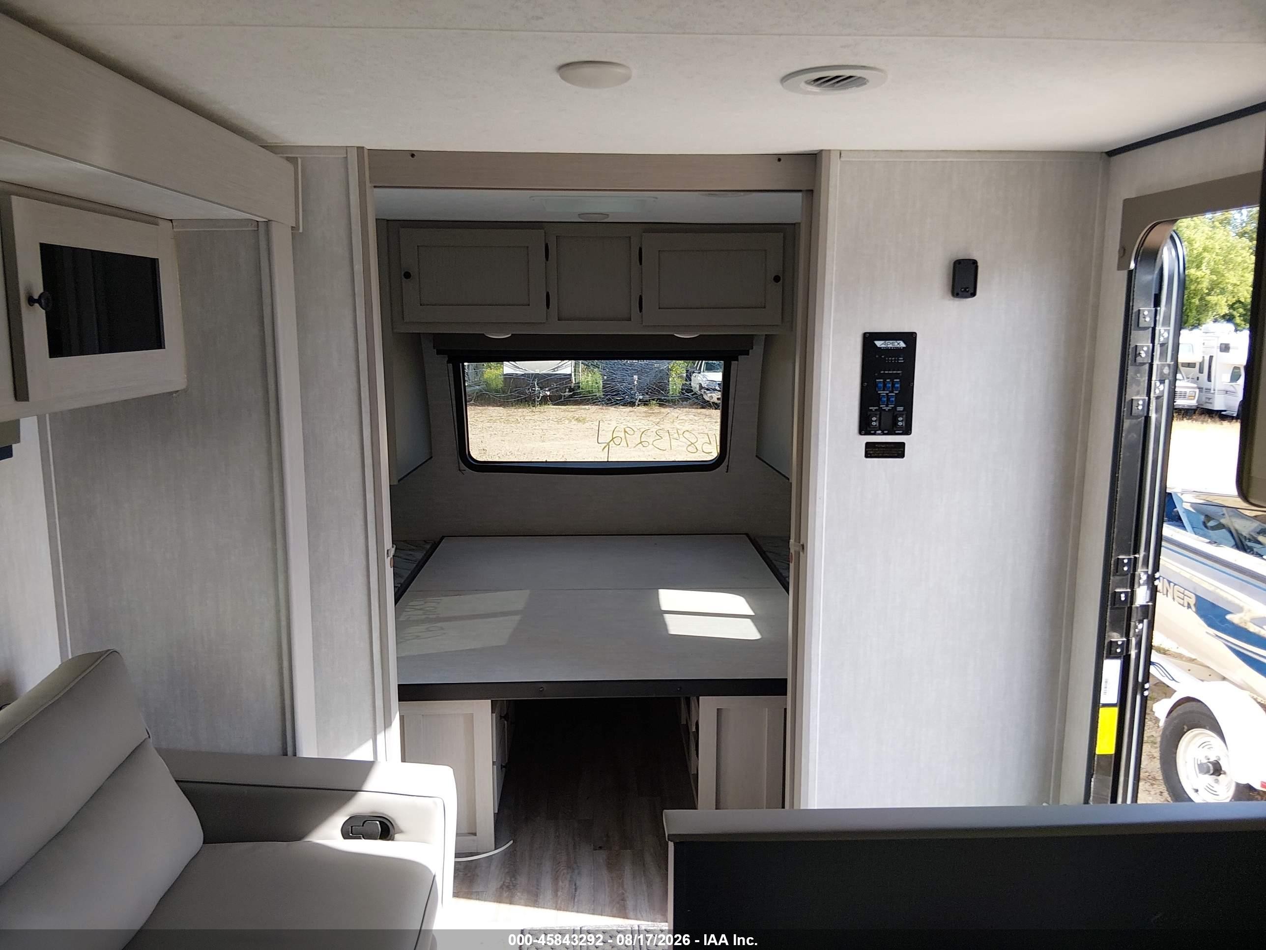 2024 Coachmen Apex VIN 5ZT2CXPB0RS047187 IAAI salvage auction — Side, Junk Bill Of Sale Mv2459 (Wisconsin), sold $2,825 on 2026-09-17 (photo 5)