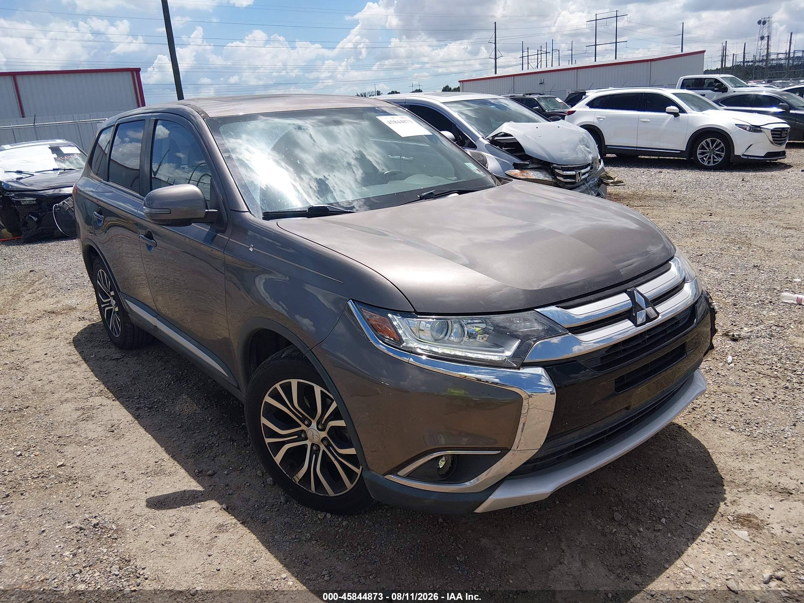 2018 Mitsubishi Outlander VIN JA4AD3A31JZ013981 IAAI salvage auction — Side, Salvage (Louisiana), sold $2,050 on 2026-09-21 (photo 1)