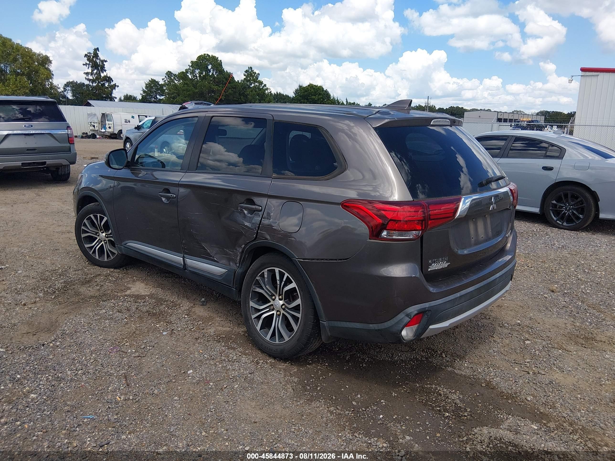 2018 Mitsubishi Outlander VIN JA4AD3A31JZ013981 IAAI salvage auction — Side, Salvage (Louisiana), sold $2,050 on 2026-09-21 (photo 3)