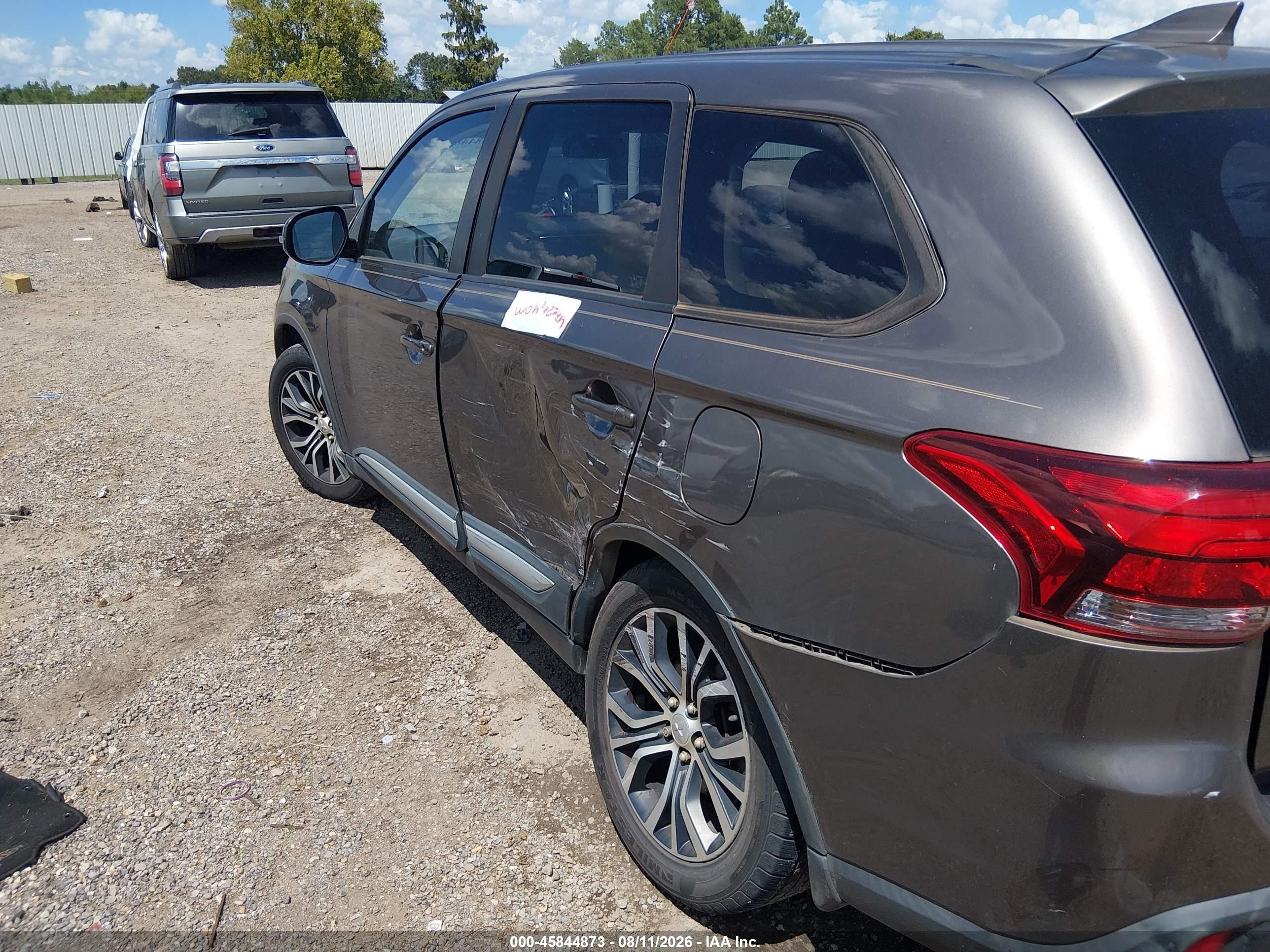2018 Mitsubishi Outlander VIN JA4AD3A31JZ013981 IAAI salvage auction — Side, Salvage (Louisiana), sold $2,050 on 2026-09-21 (photo 6)