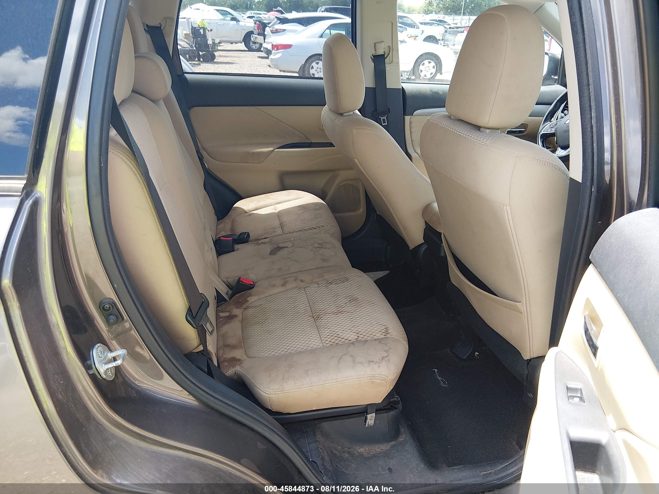 2018 Mitsubishi Outlander VIN JA4AD3A31JZ013981 IAAI salvage auction — Side, Salvage (Louisiana), sold $2,050 on 2026-09-21 (photo 8)