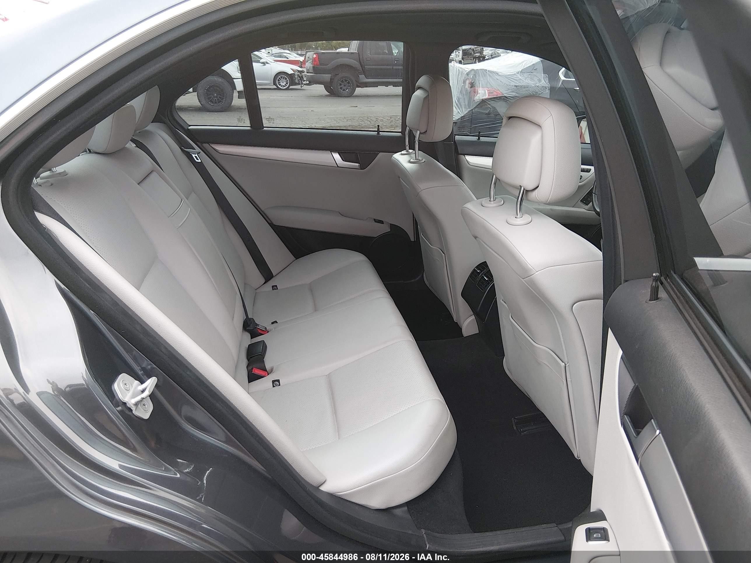 2014 Mercedes-Benz C-Class VIN WDDGF8AB3ER321566 IAAI salvage auction — Front End, Salvage (Oregon), sold $2,500 on 2026-10-04 (photo 8)