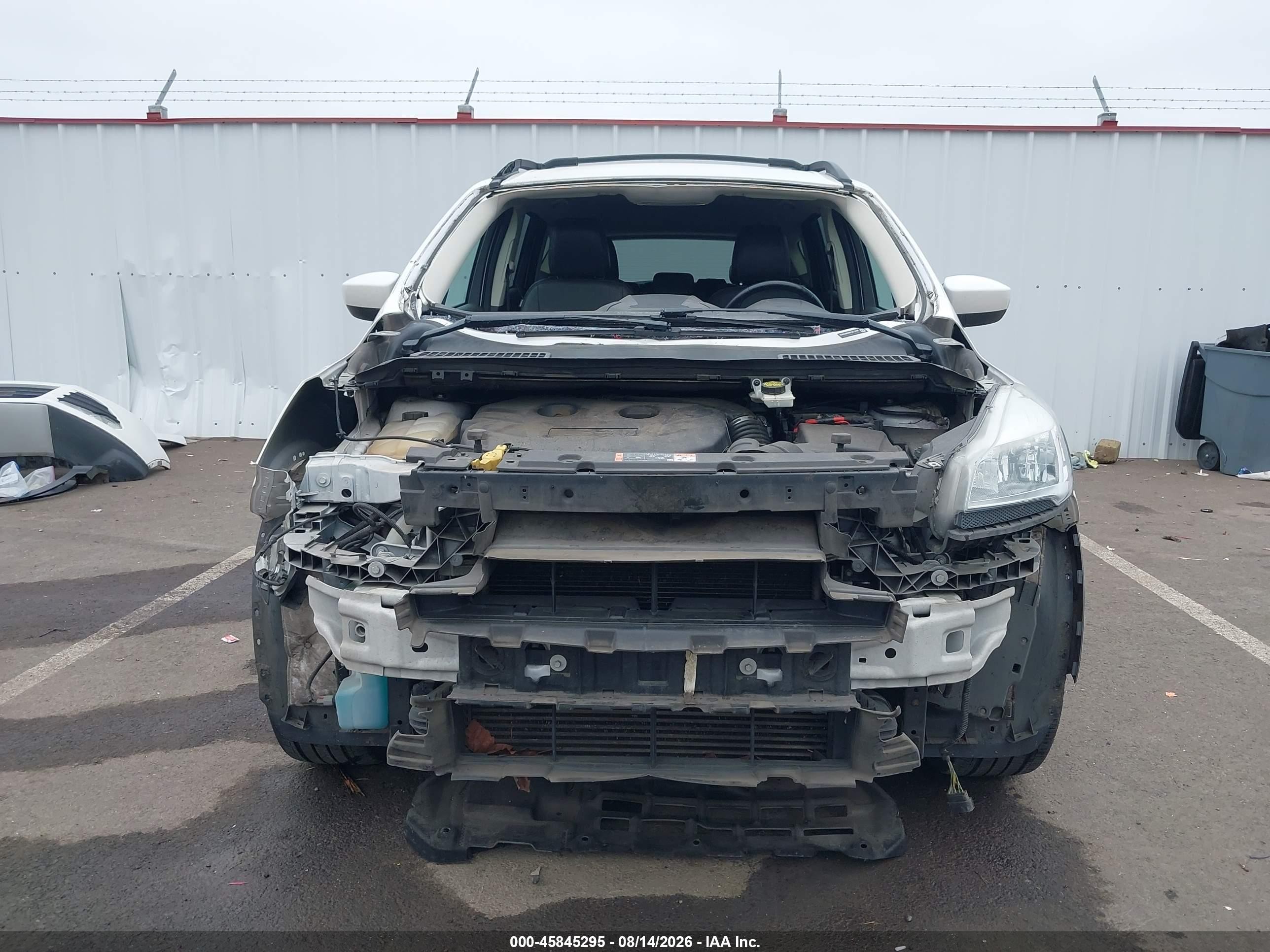 2015 Ford Escape VIN 1FMCU9G90FUC13179 IAAI salvage auction — Front & Rear, Salvage (Oregon), sold $725 on 2026-09-24 (photo 6)