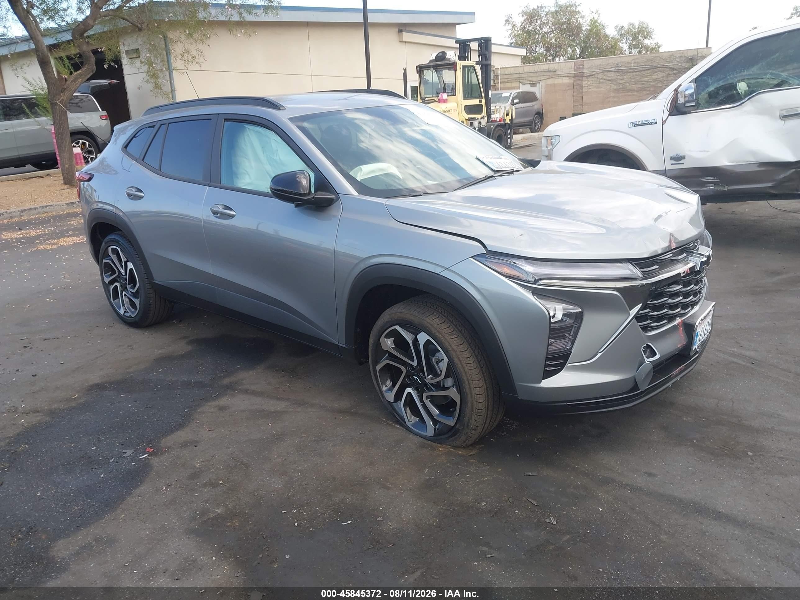 2025 Chevrolet Trax VIN KL77LJEP2SC324230 — IAAI salvage auction photo