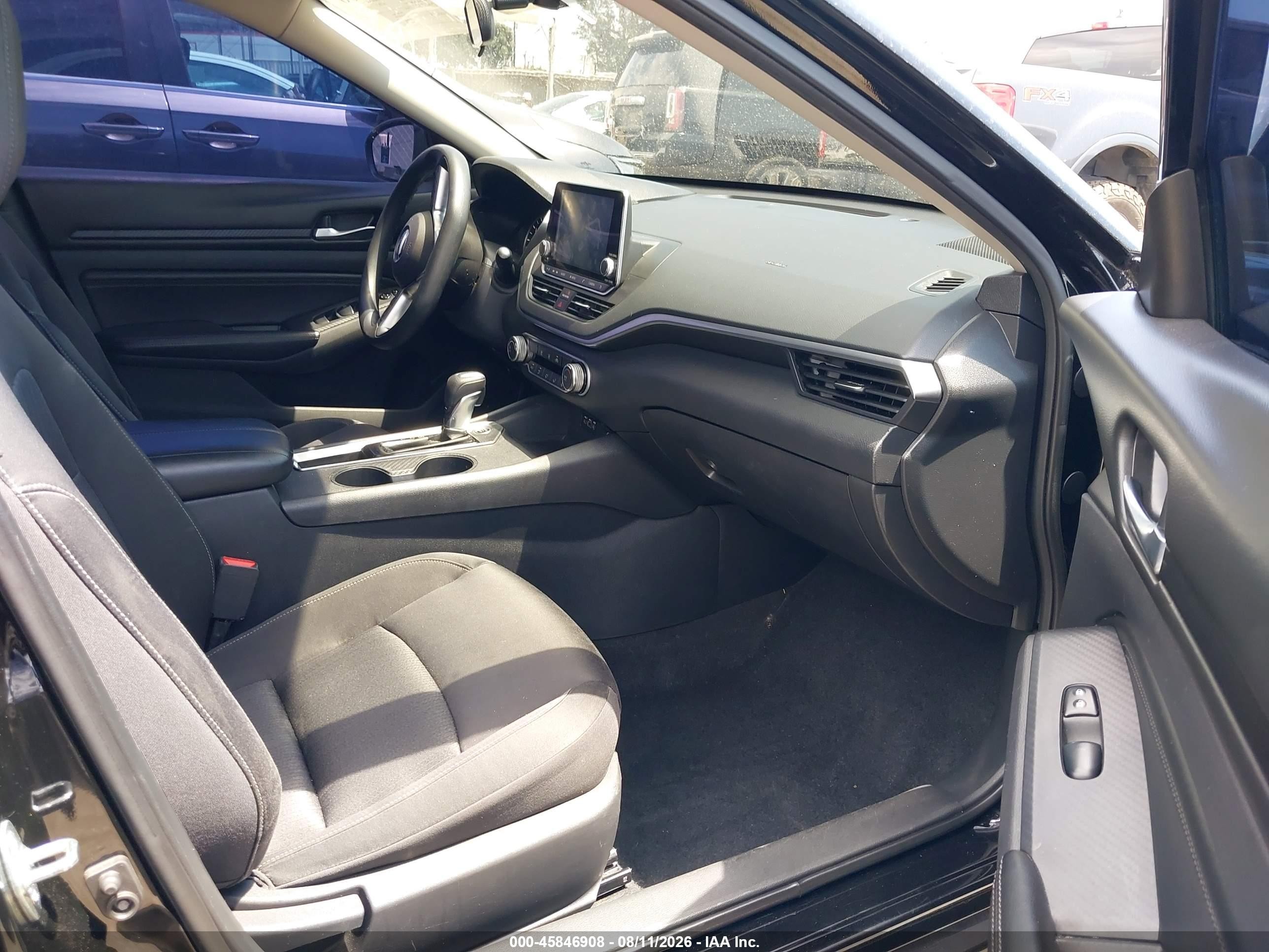 2019 Nissan Altima VIN 1N4BL4BV5KC227515 IAAI salvage auction — Side, Salvage (California), sold $2,950 on 2026-09-07 (photo 5)