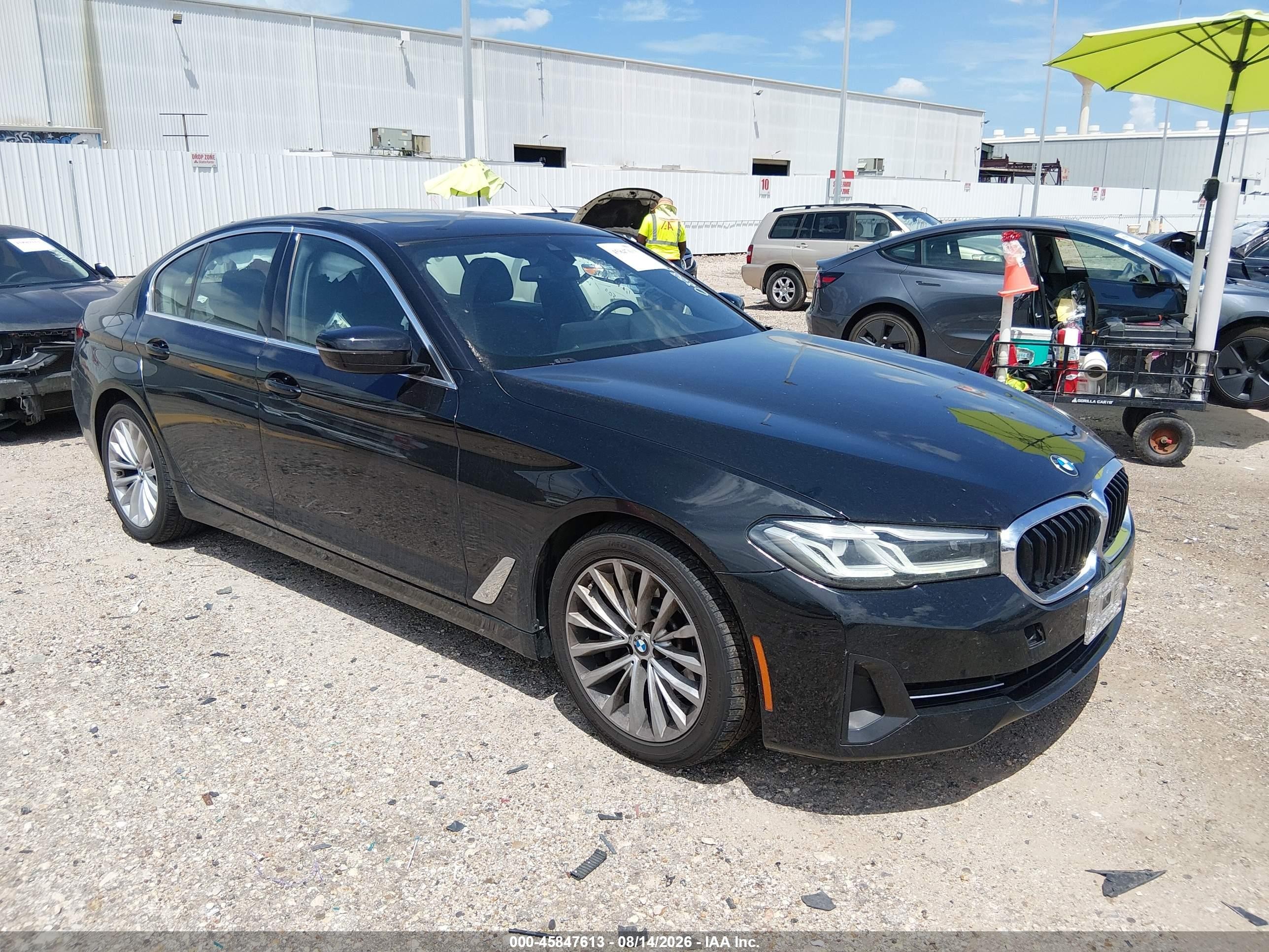 2021 BMW 5 Series VIN WBA53BH01MCF84801 — IAAI salvage auction photo