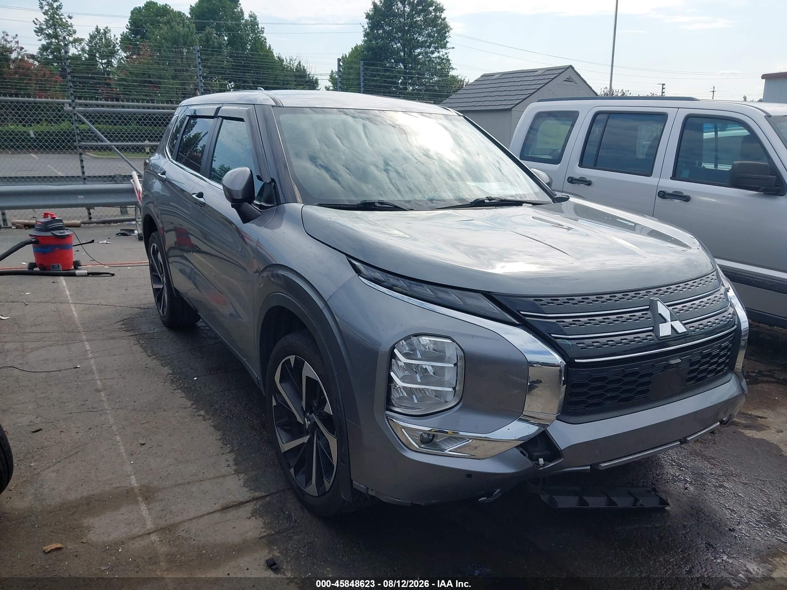 2022 Mitsubishi Outlander VIN JA4J3UA87NZ027426 — IAAI salvage auction photo