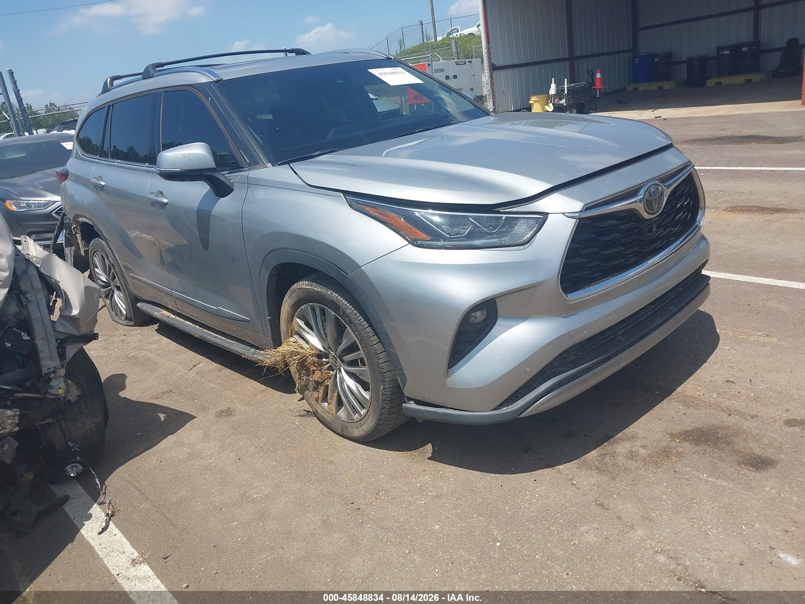 2021 Toyota Highlander VIN 5TDFZRAH2MS060728 — IAAI salvage auction photo