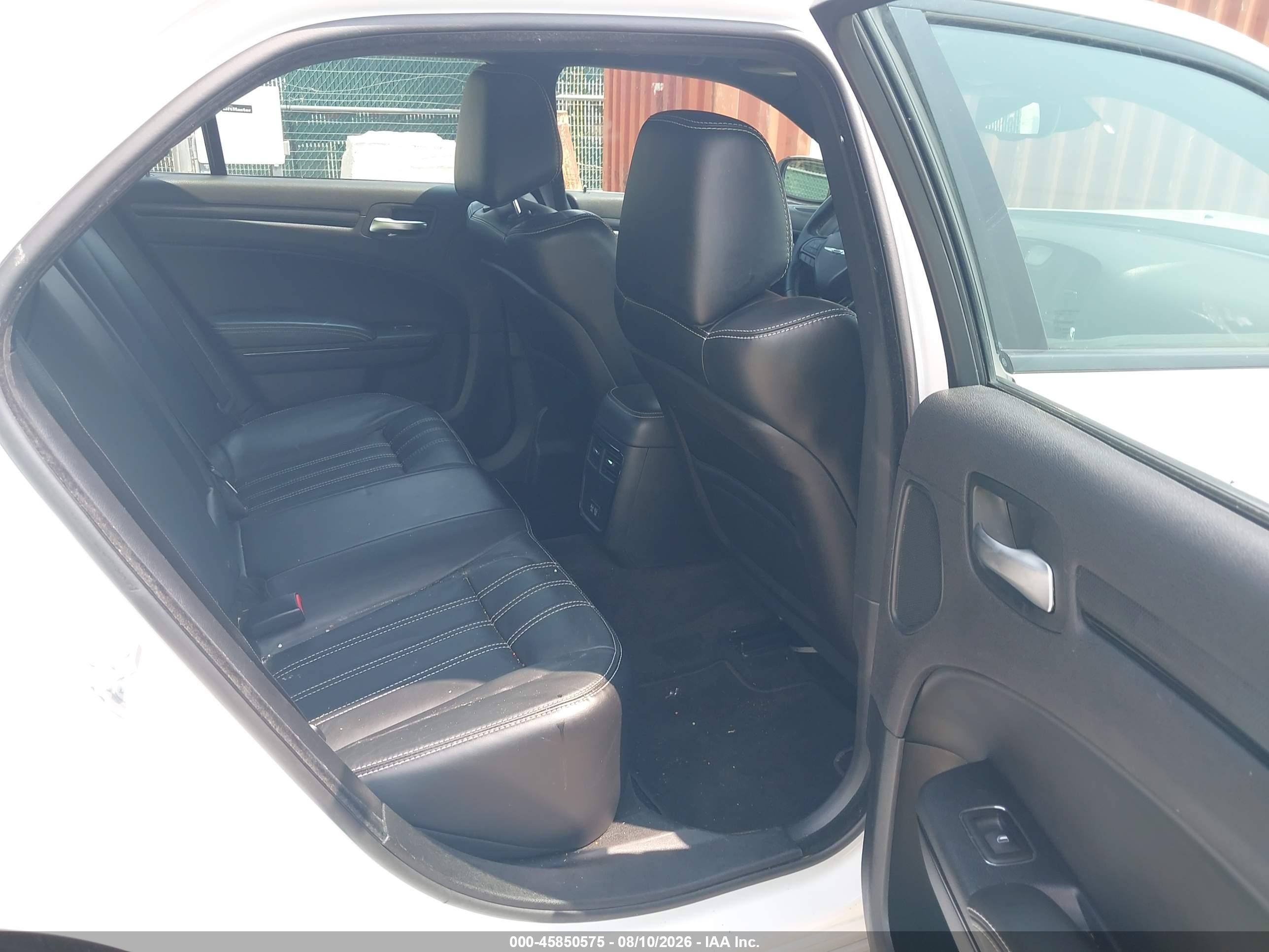 2016 Chrysler 300 VIN 2C3CCABG1GH147930 IAAI salvage auction — Normal Wear, Clear (New York), sold $2,350 on 2026-09-25 (photo 8)