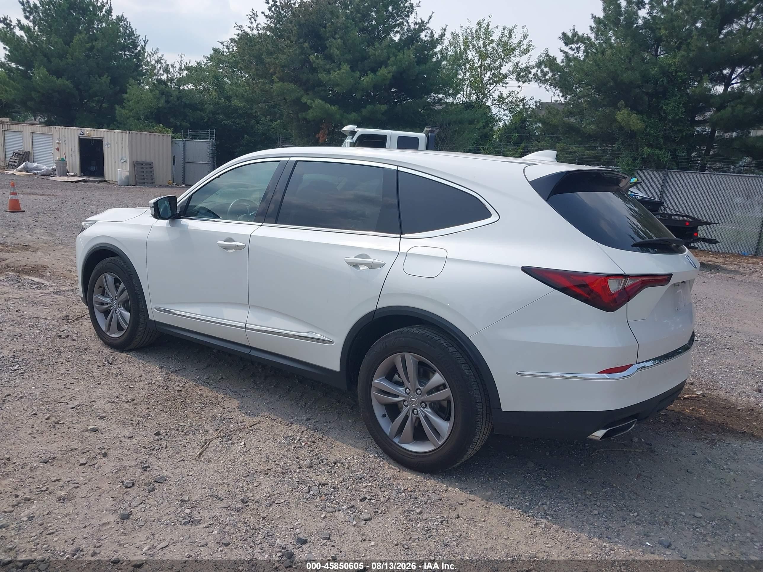 2023 Acura Mdx VIN 5J8YE1H3XPL017181 IAAI salvage auction — Side, Salvage (Idaho), sold $16,100 on 2026-09-14 (photo 3)