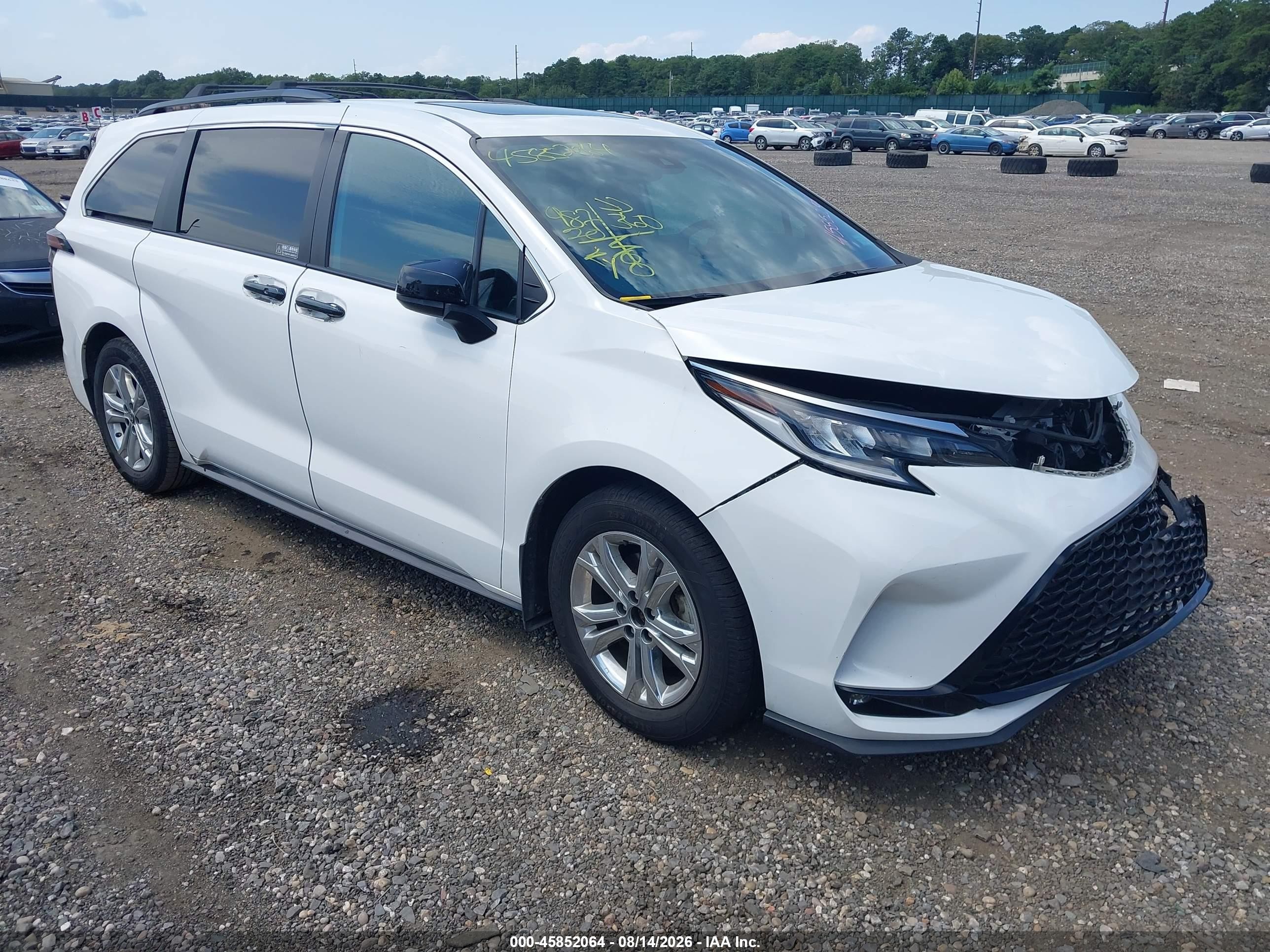 2022 Toyota Sienna VIN 5TDDSKFC2NS047219 — IAAI salvage auction photo