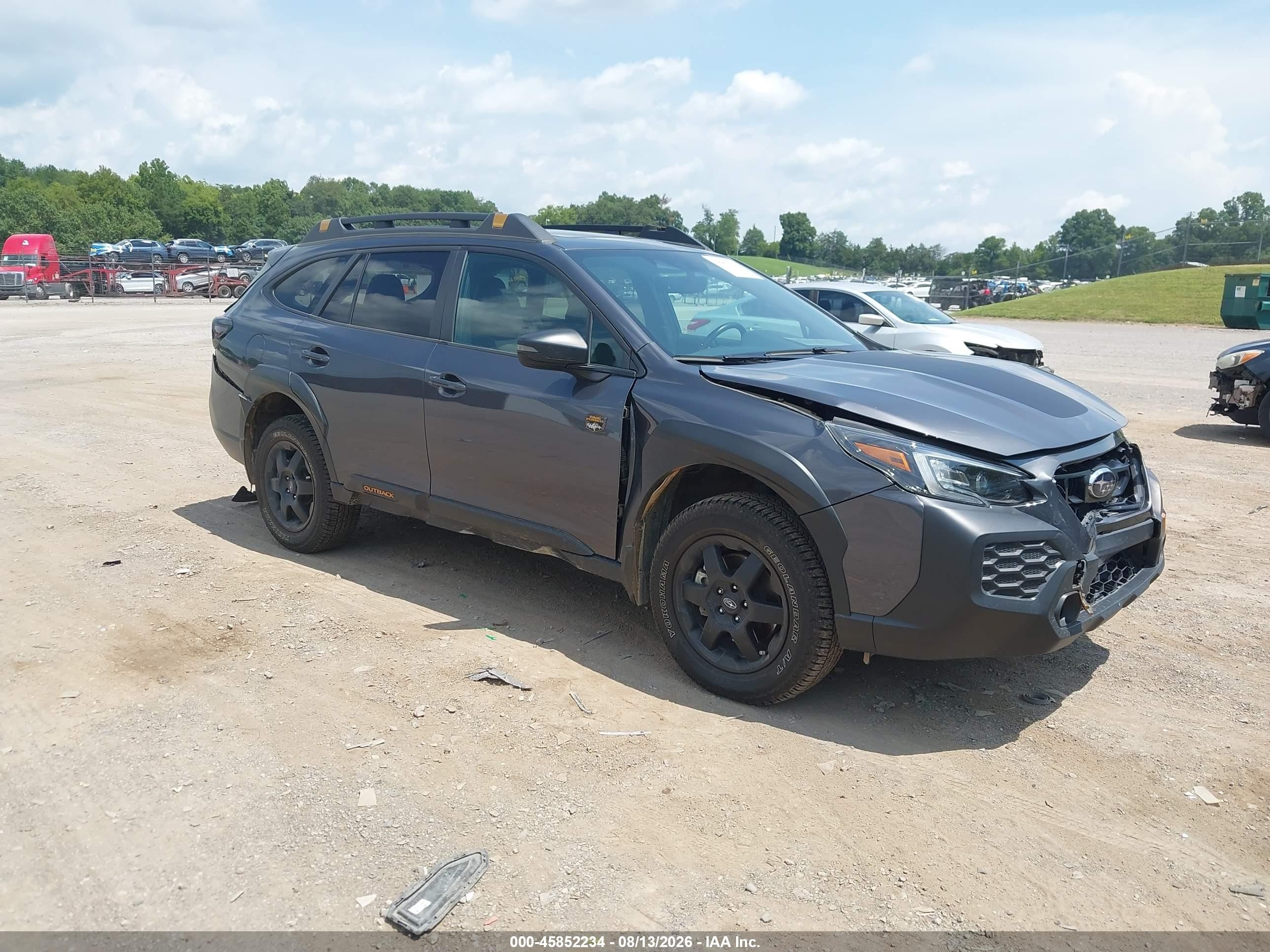 2024 Subaru Outback VIN 4S4BTGUD8R3211637 — IAAI salvage auction photo