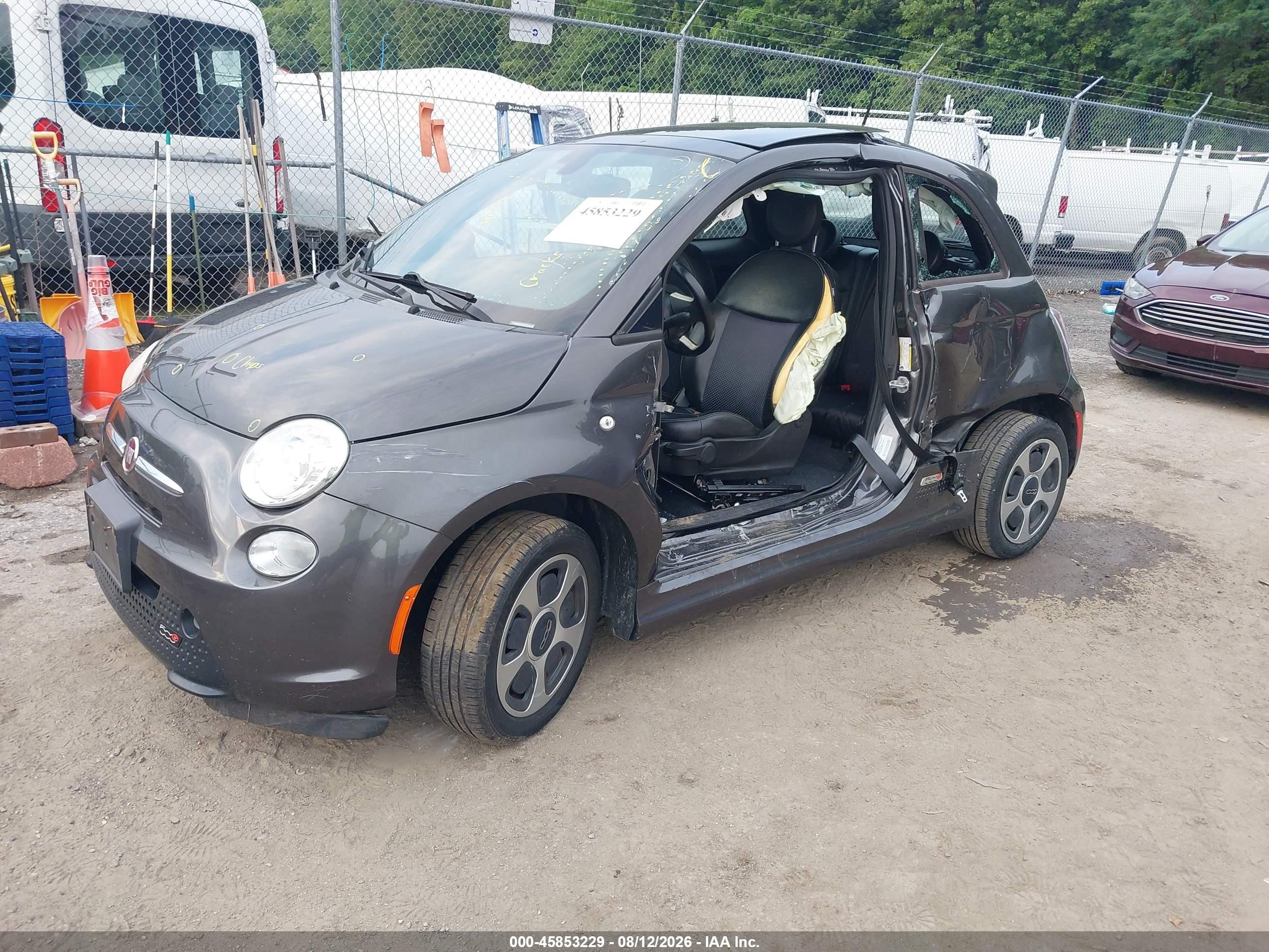 2016 Fiat 500e VIN 3C3CFFGE2GT143033 IAAI salvage auction — Side, Salvage - Greater Than 75% (Maryland), sold $250 on 2026-09-03 (photo 2)