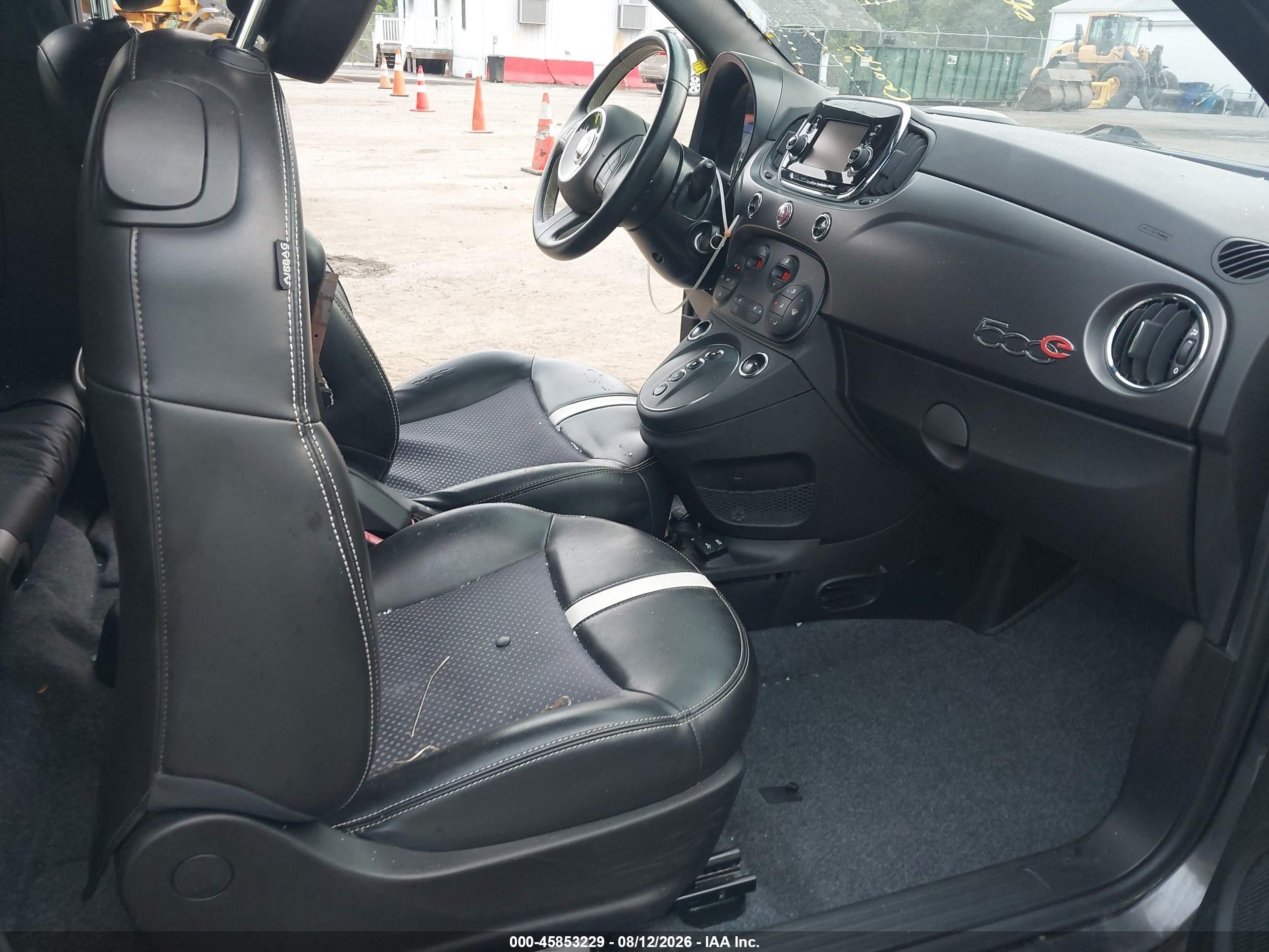 2016 Fiat 500e VIN 3C3CFFGE2GT143033 IAAI salvage auction — Side, Salvage - Greater Than 75% (Maryland), sold $250 on 2026-09-03 (photo 5)