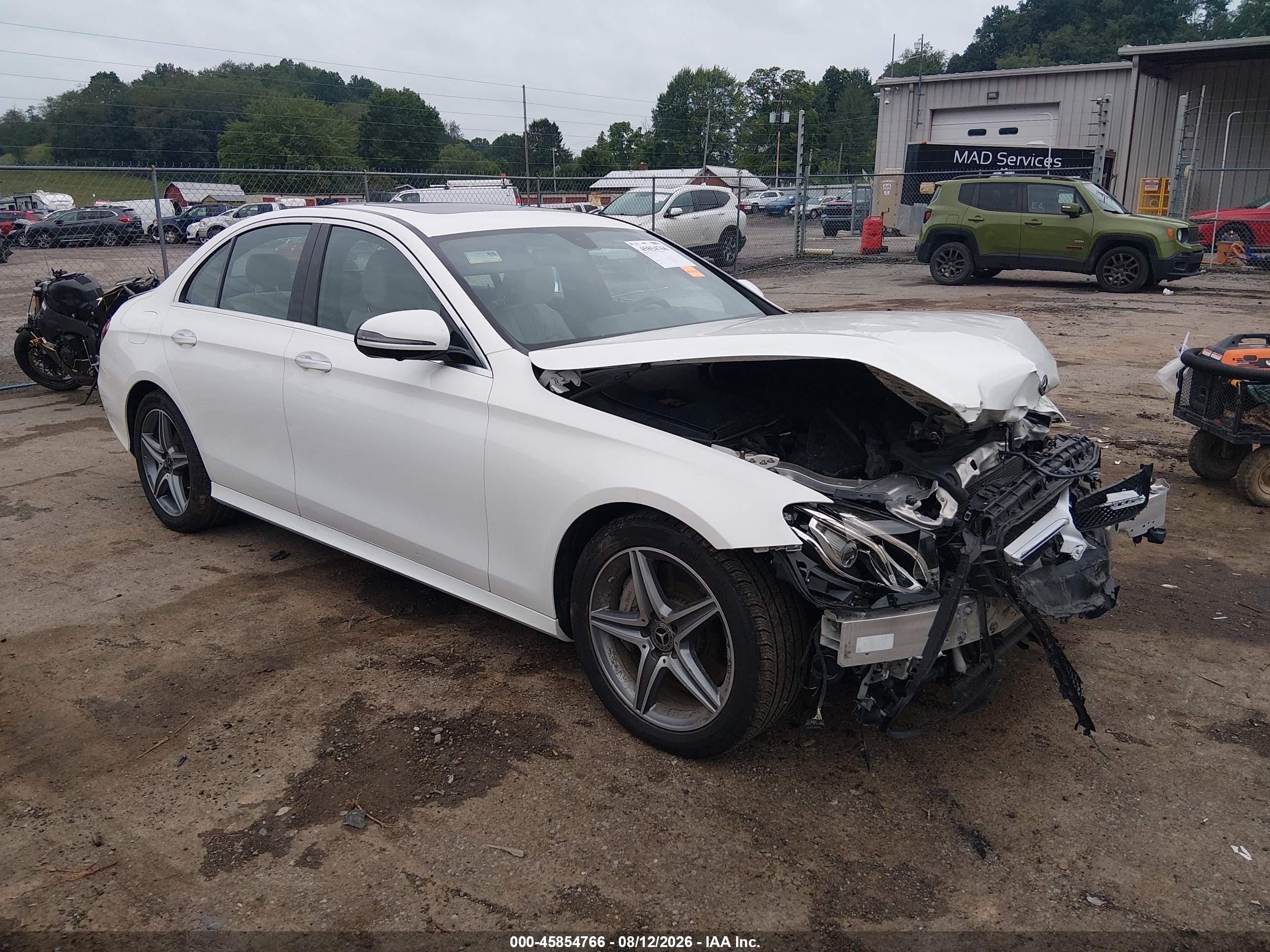 2020 Mercedes-Benz E-Class VIN WDDZF8DB1LA702364 — IAAI salvage auction photo