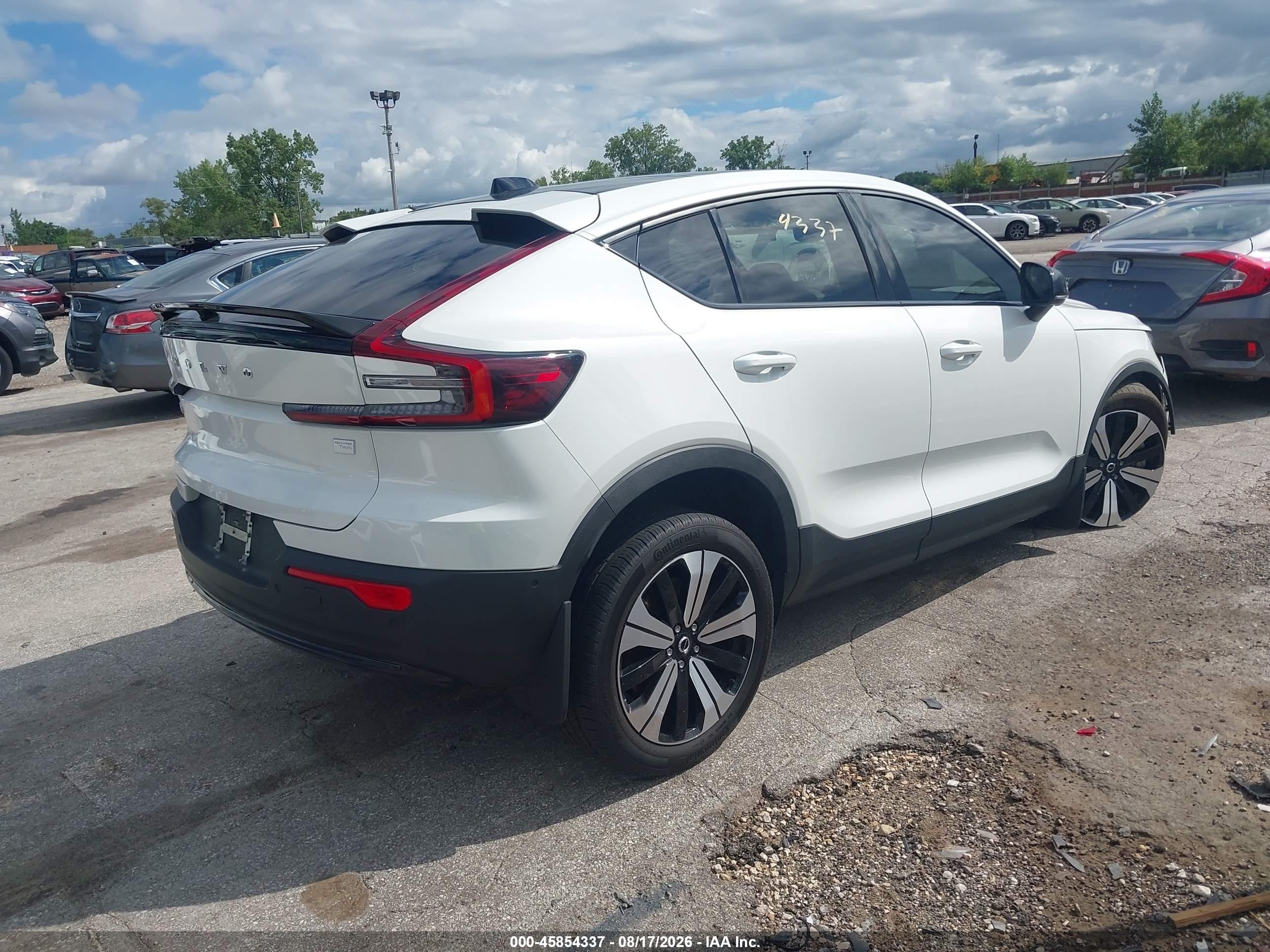 2023 Volvo C40 VIN YV4ED3GL4P2032635 IAAI salvage auction — Front End, Salvage (Illinois), sold $10,900 on 2026-09-16 (photo 4)