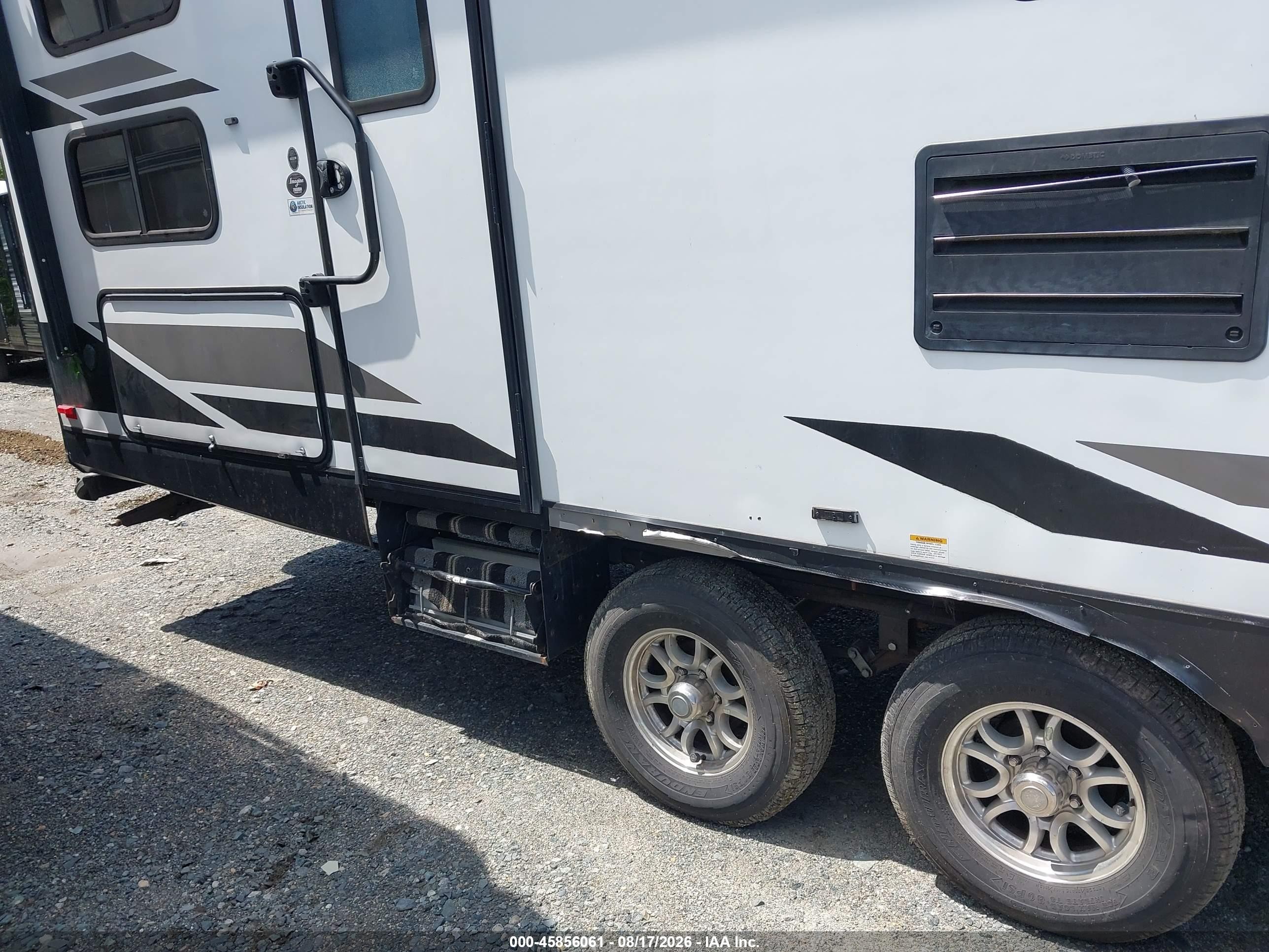 2019 Grand Design Recreational VIN 573TE3228K6614494 IAAI salvage auction — Normal Wear, Clear (Virginia), sold $5,000 on 2026-09-14 (photo 6)
